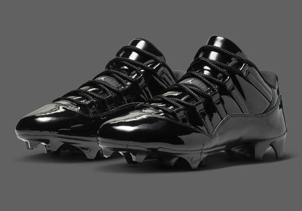 Air Jordan 11 Low Patent Black Cleats IQ8113-001 Size 10 + $20 Discount!