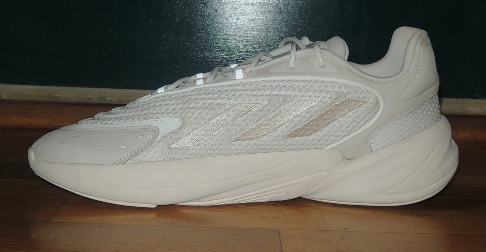 Adidas Ozelia Off White Wonder White Men’s 12 M EU 46 2/3 Excellent condition