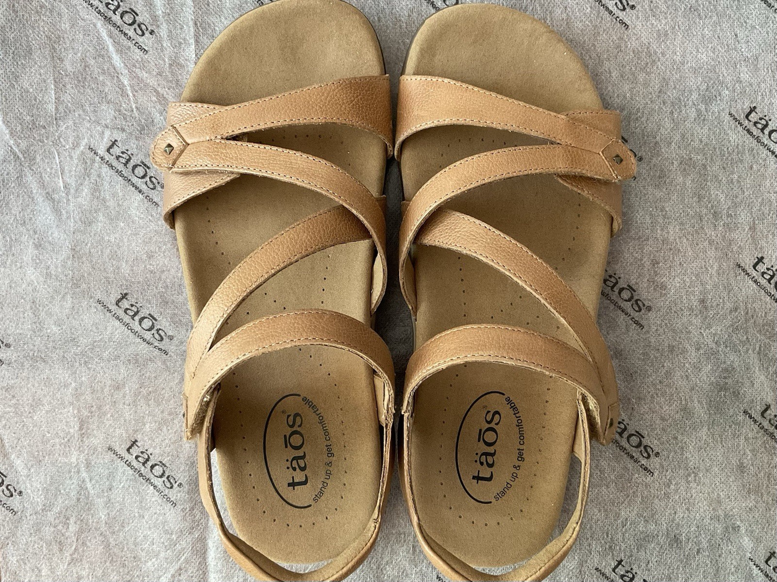 Taos Women’s Leather Strappy Studded Sandals Hook & Loop Natural 8 Wide