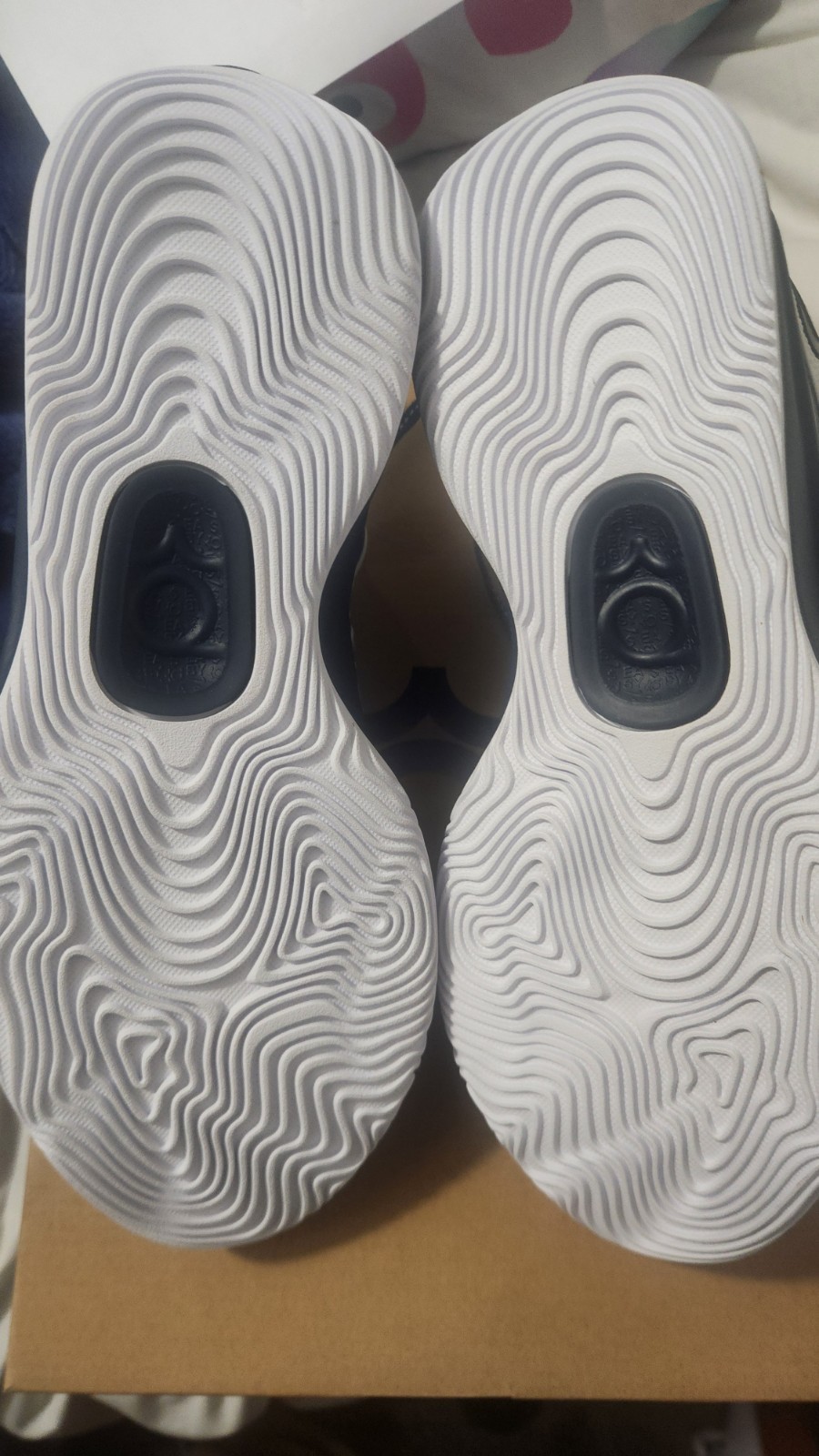 KD 18 White/College Navy Team Issued-Men’s Size 10