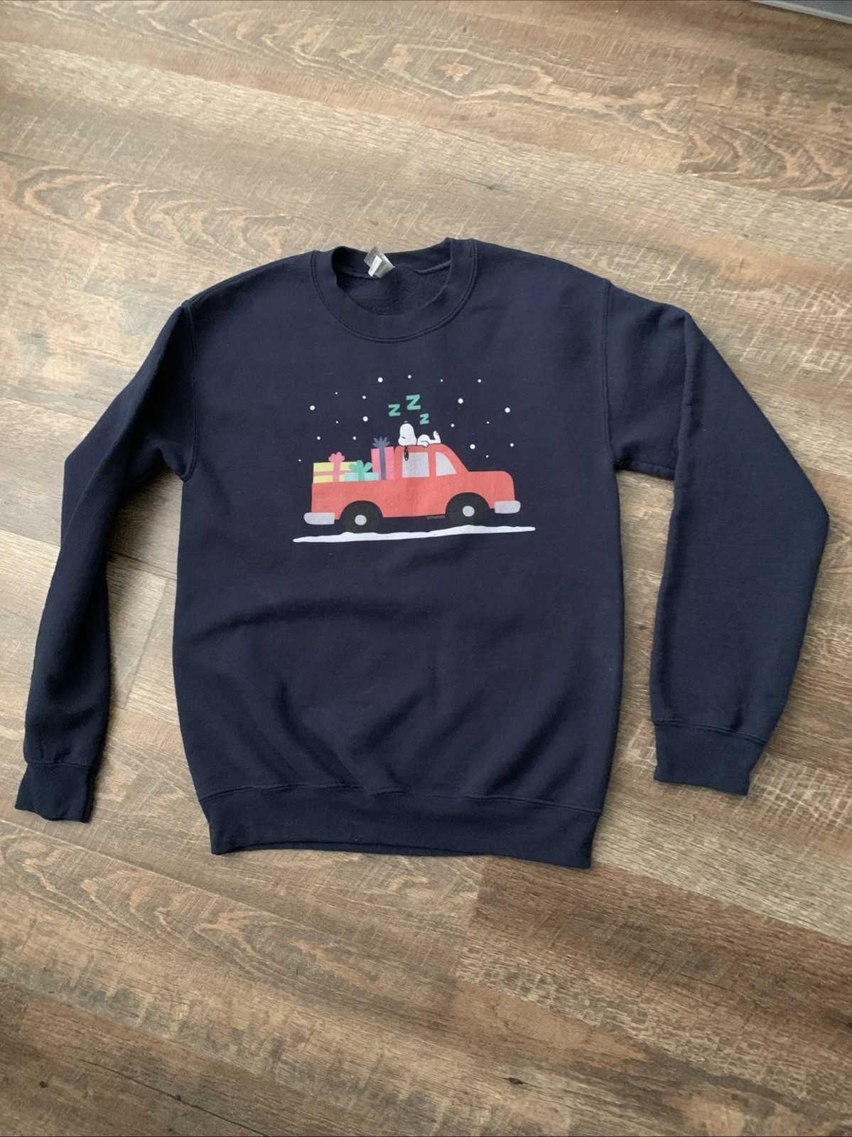 Gildan Snoopy On Truck Christmas Sweatshirt Size Small EUC
