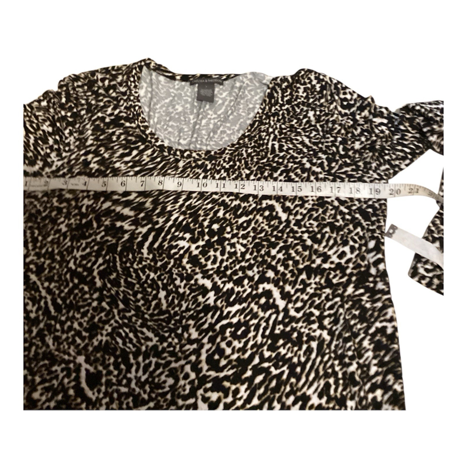 chelsea & theodore Women’s Leopard Print – Large Blouse
