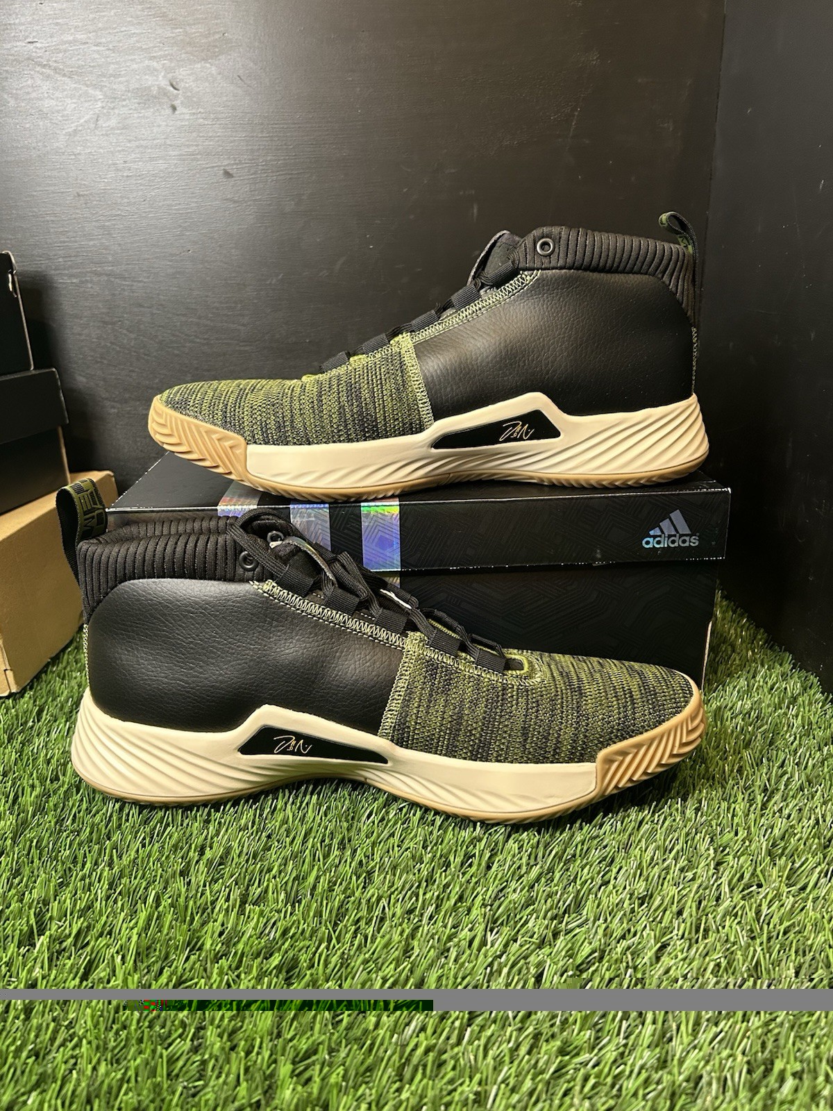 adidas Dame 5 Tech Olive Men’s Size 11.5 Brand New OG All EF0503