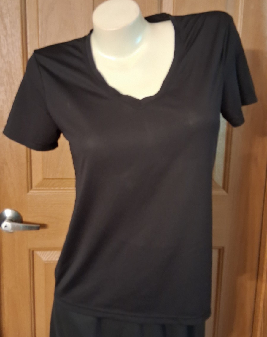 Athletic Works DriWorks Black V-Neck Tee Short Sleeves Misses Size S (4-6)