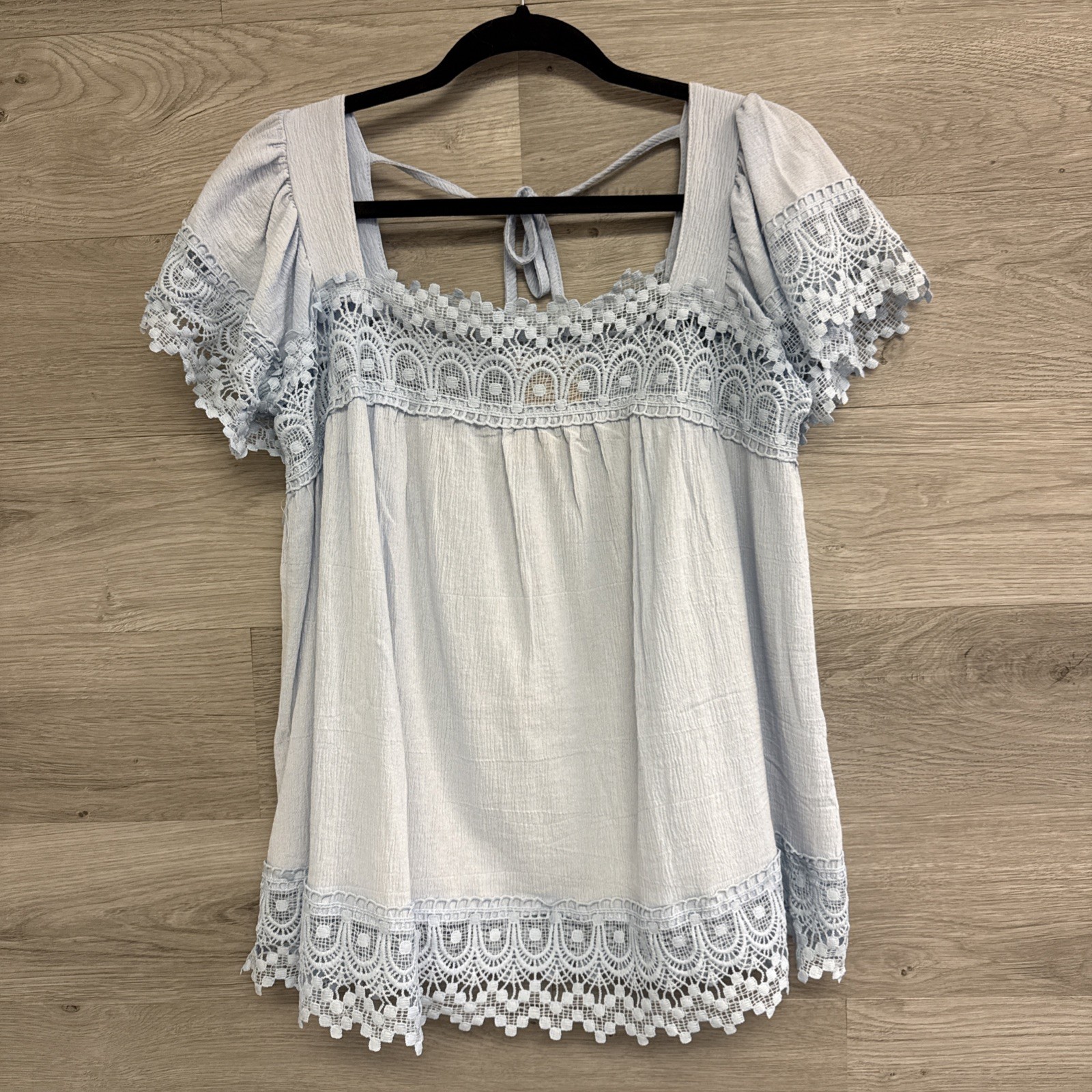 NWT Woman’s 100% Cotton Babydoll Blouse Crinkle Fabric Lace Trim Light Blue Sz M
