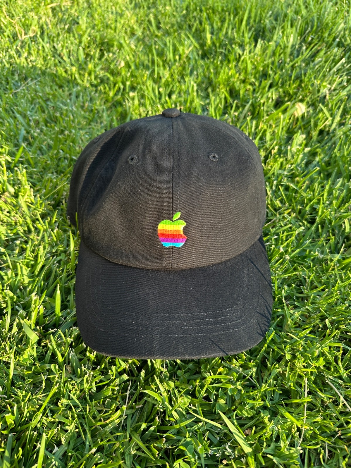 Apple Rainbow Logo Hat – Apple Park Exclusive (HS2J2LL/A) – New – Unisex Black