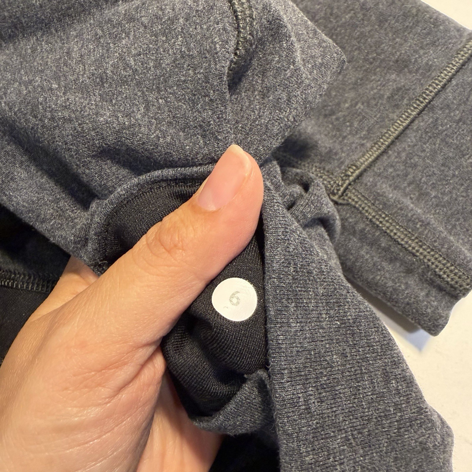 Lululemon Crop Leggings Women 6 Gray Ruched Back, Hem Soft Cozy Casual Sporty
