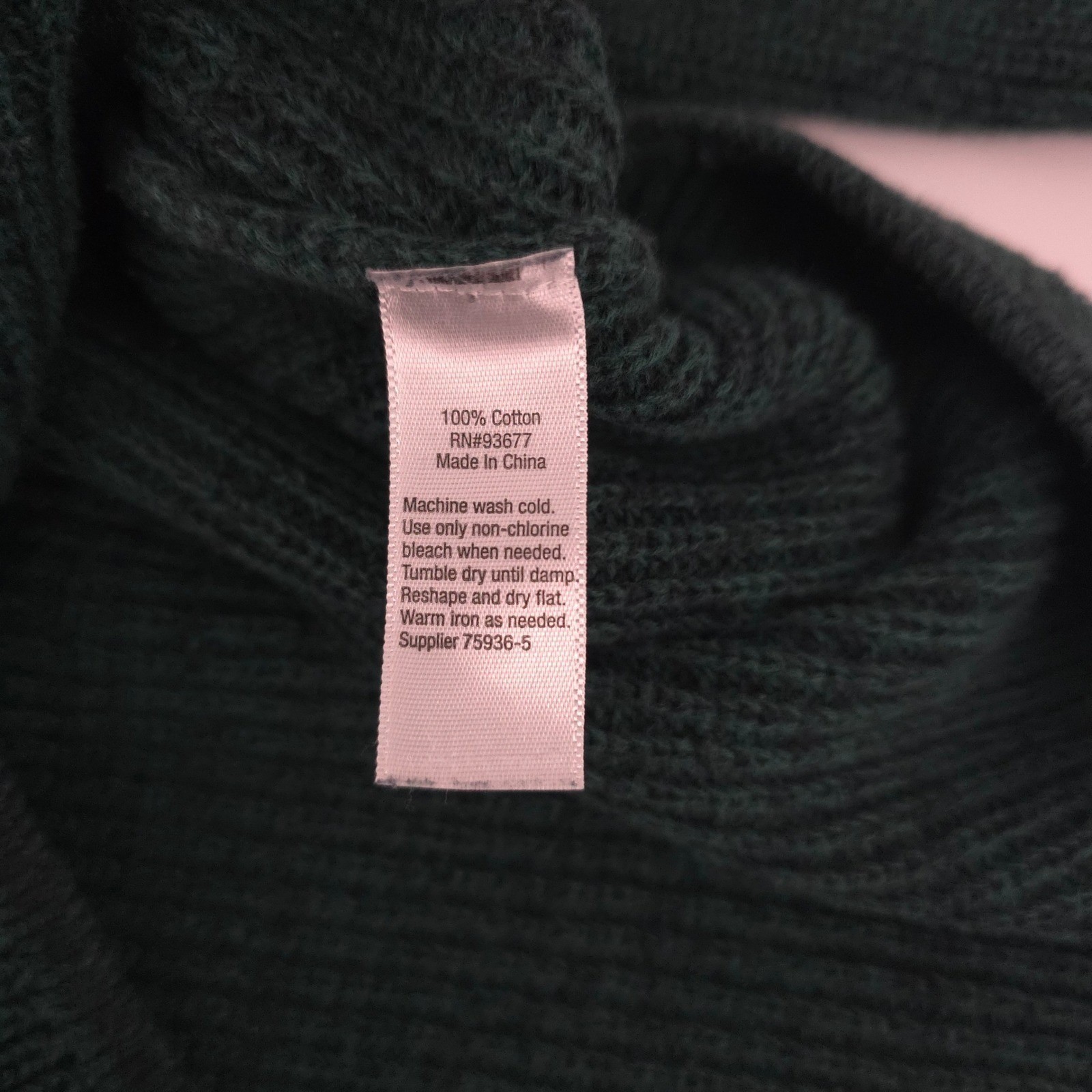 a.n.a Sweater Size Large V-Neck Ribbed Knit Pullover Cozy Fall Winter Green