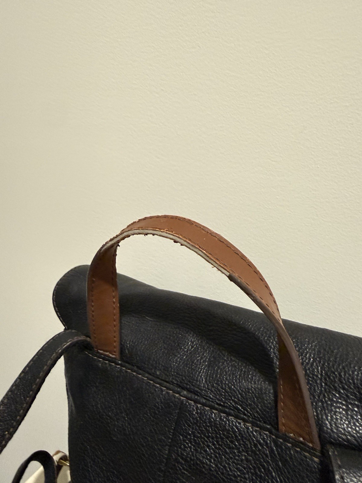 Fossil Claire Leather Backpack • Black & Brown Purse Travel Flap Snap EUC