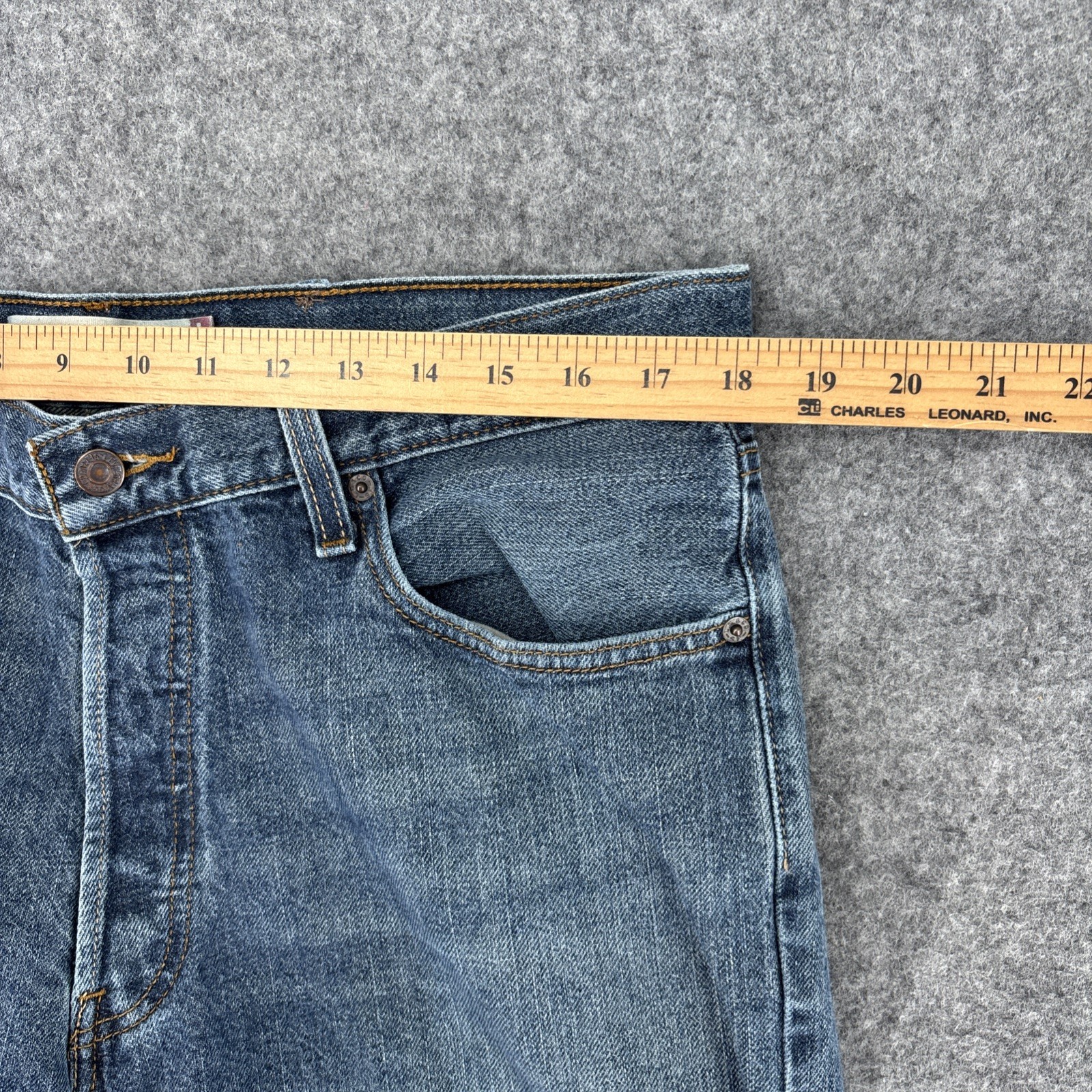 Levis’ Jeans Men’s 36 Loose Bootcut 567 Blue Vintage Button Fly 36×27