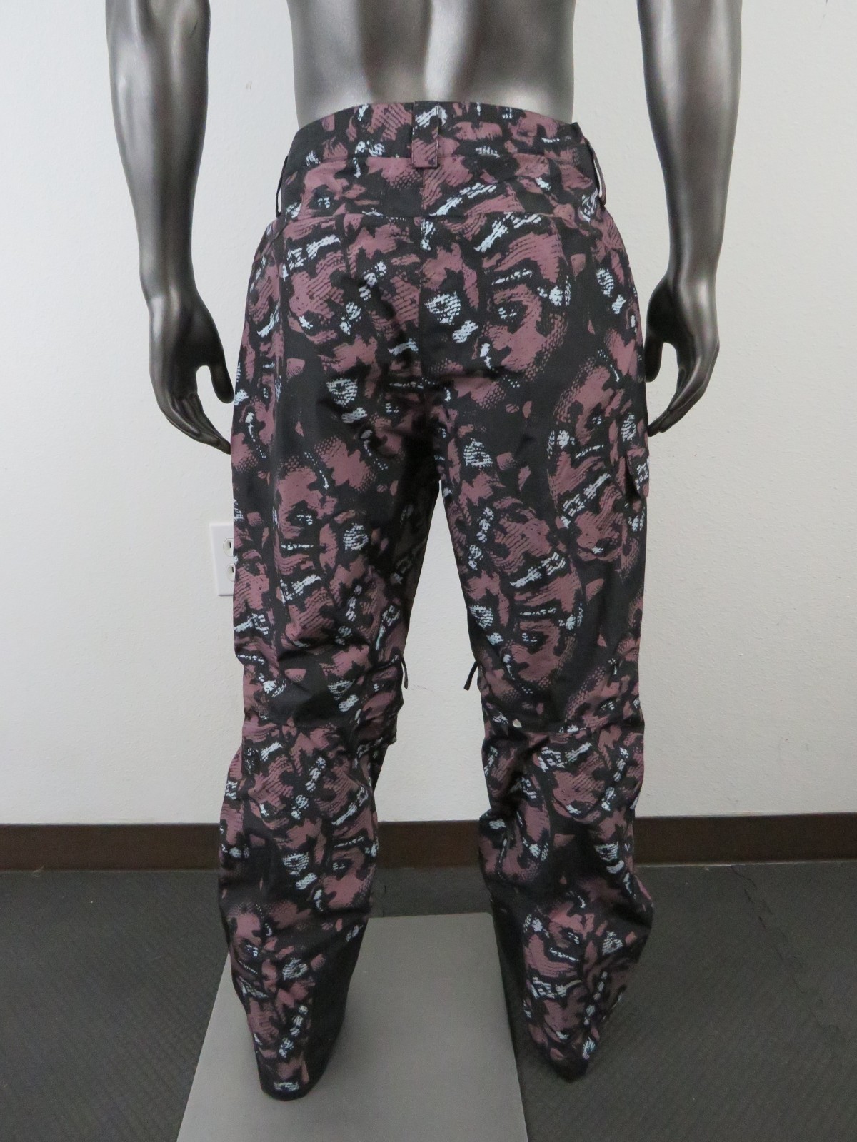 Mens The North Face Freedom Ski Shell Waterproof Snow Pants Black Snake Print