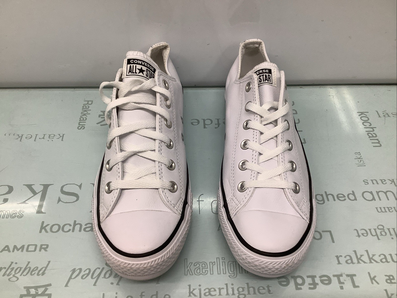 Converse Chuck Taylor All Star White/ Black Leather Mens Size 8 (EU41.5)