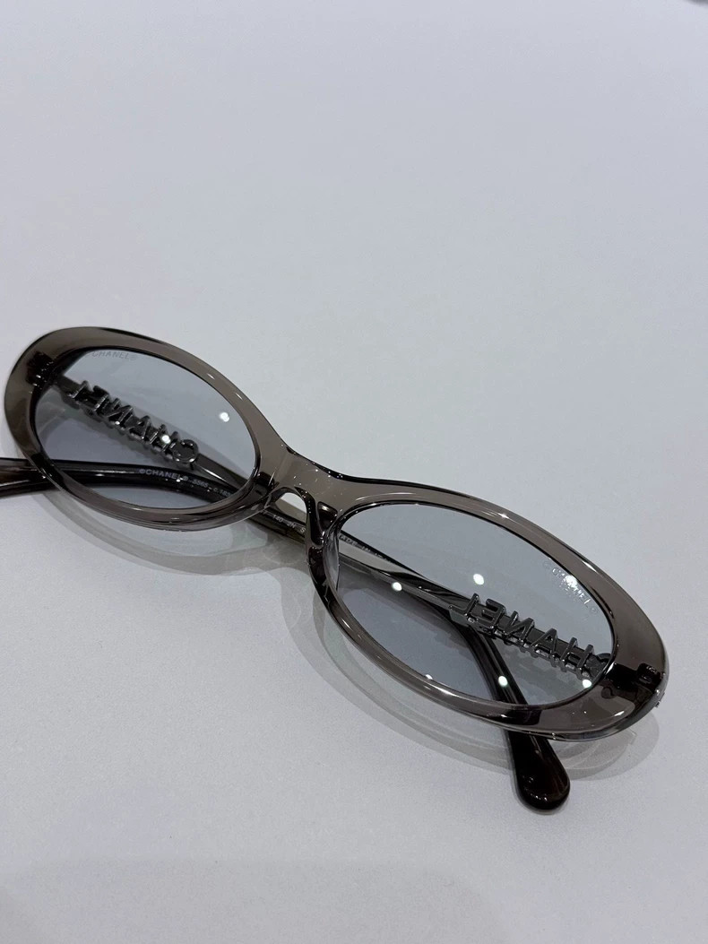 Chanel Women’s Sunglasses CH5565 Retro Cat Eye Oval Frame 54-17-140 NEW