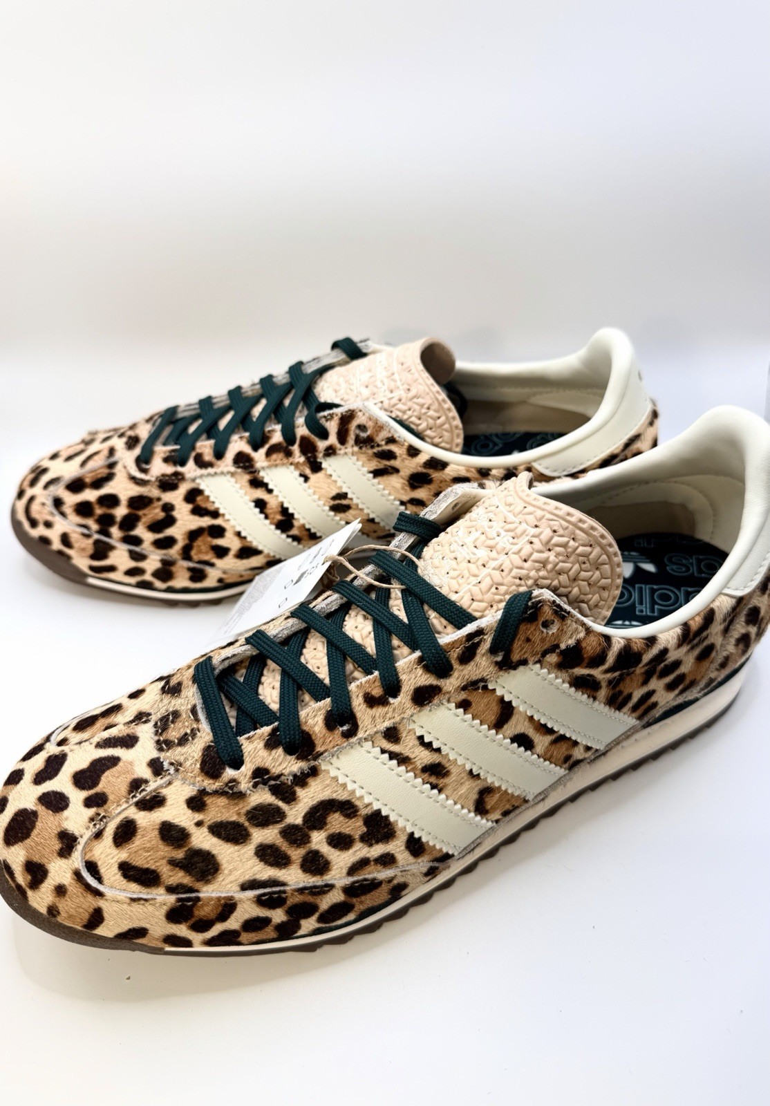 Brand New adidas Unisex Low Top Lace Up Athletic Sneakers Leopard Animal 7.5W