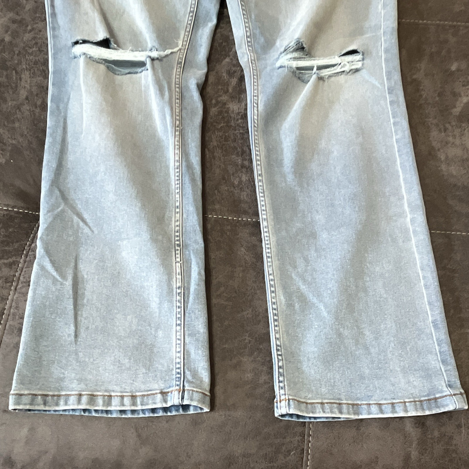 The Perfect Jean NYC Men’s Athletic Fit Straight Light Wash Distressed Jeans