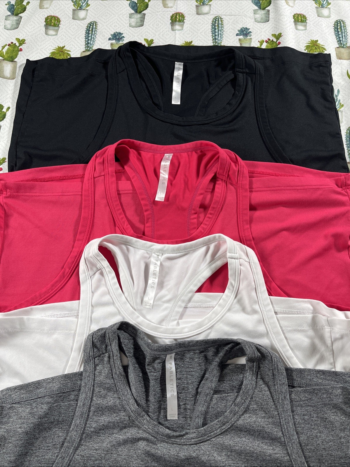 Fabletics Women’s Size Large Racerback Tank Tops Crop Lot Of 4