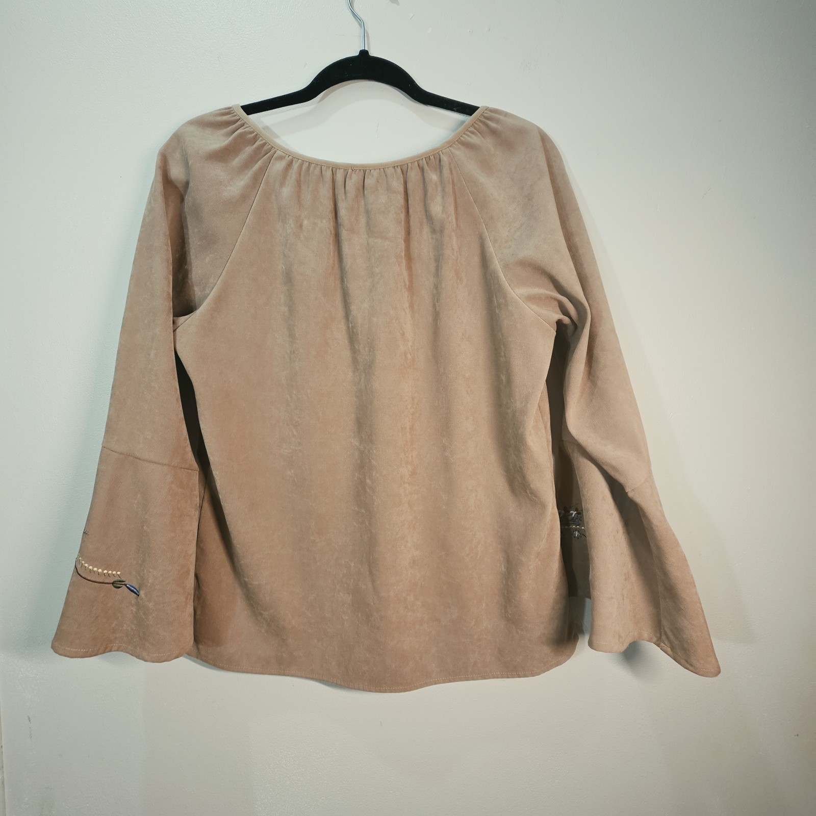Hello Dolly Floral Embroidered Suede Blouse Bell Sleeves Top M Boho Western Tan