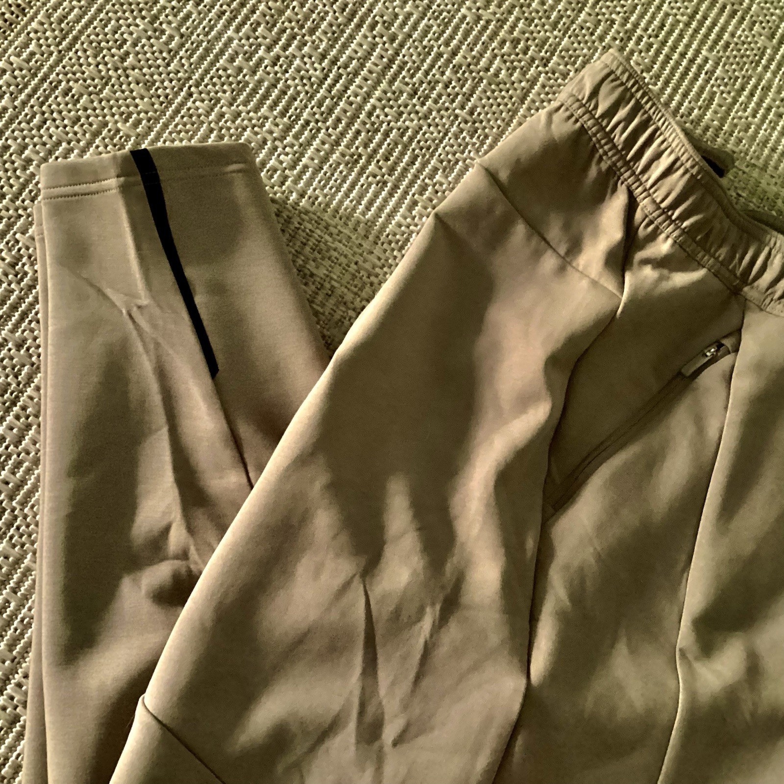 NEW Mens $75 ADIDAS D4T Space Knit Training Pants JX1168 Chalky Brown XL