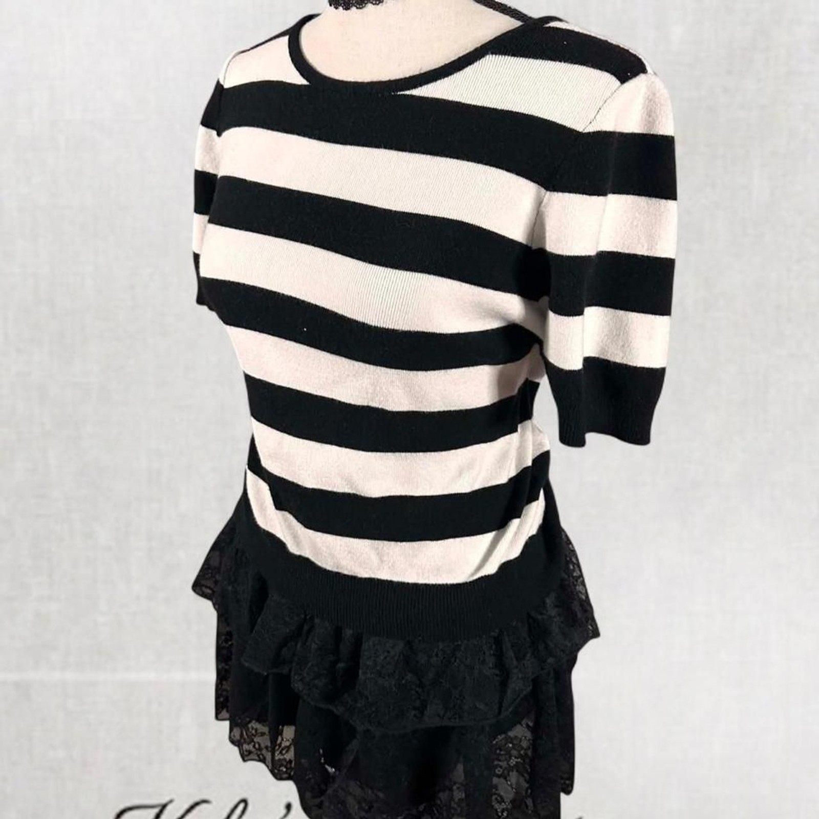 Goth vampy style black and white stripes knit style top