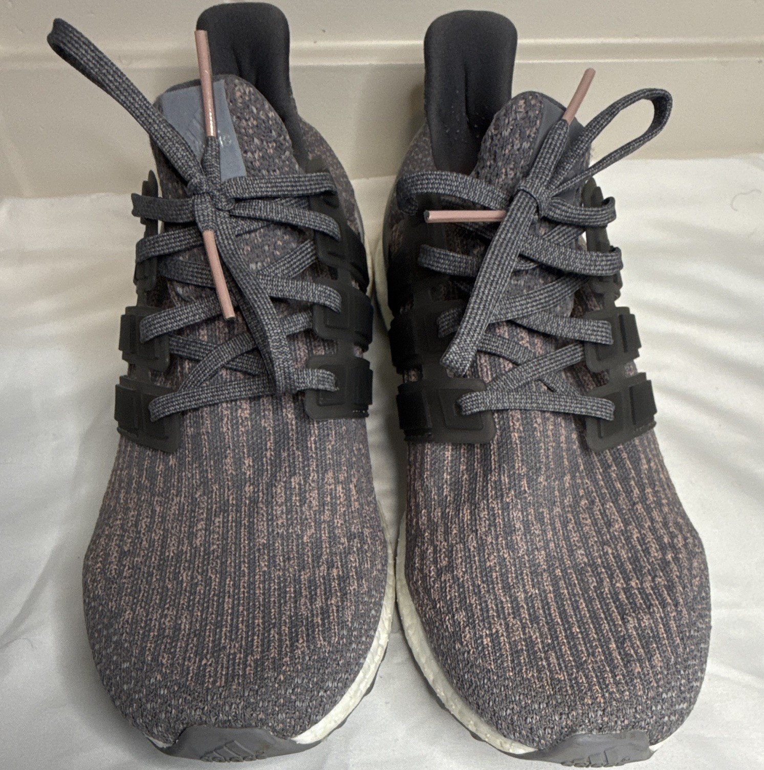 adidas UltraBoost Men’s Gray/Pink Low Top Lace-Up Sneakers Casual Athletic