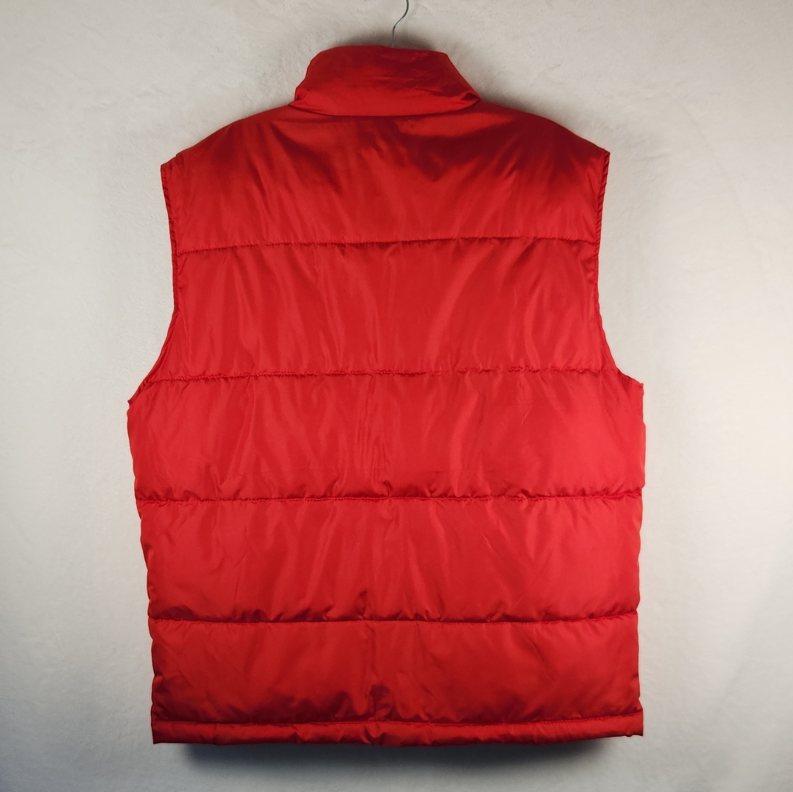 US Polo Assn. Men’s Puffer Vest, Red with Navy Blue Lining Zip Up Size XL