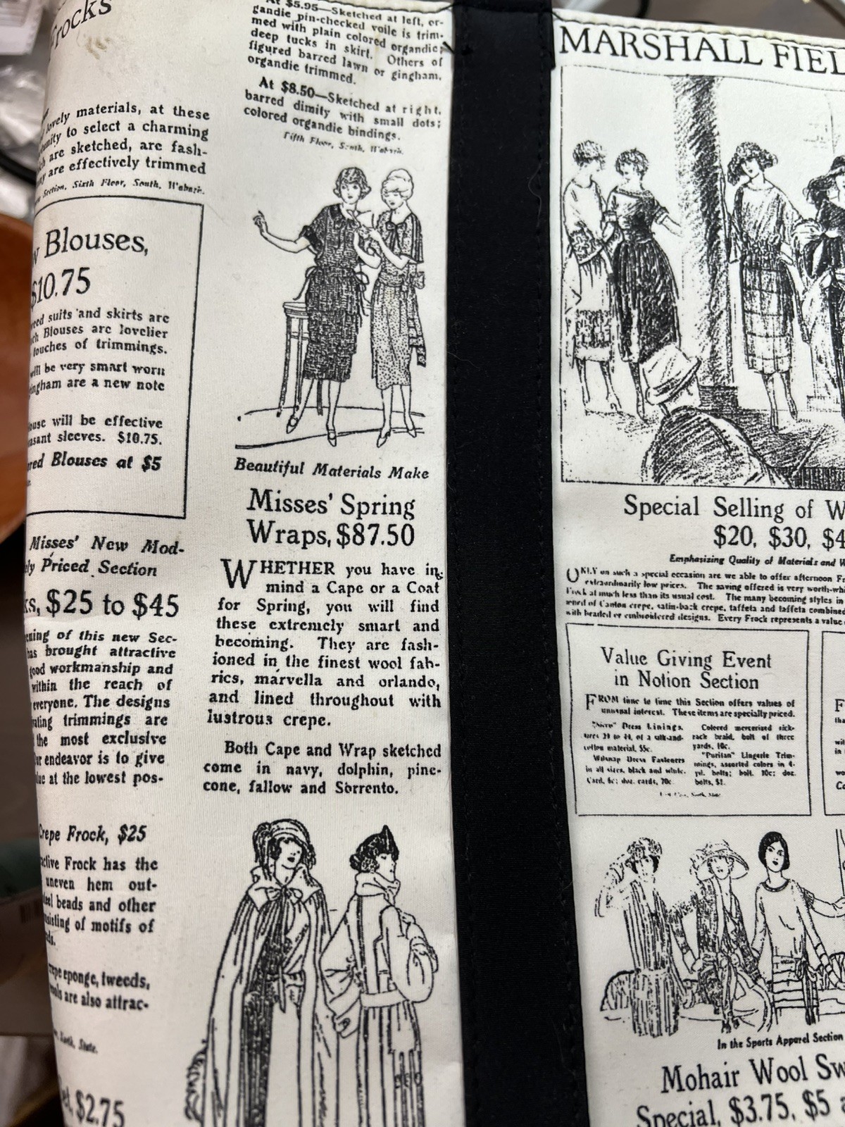 Vintage Marshall Field’s Tote Bag Chicago Dept Store Newspaper Print Zip Rare