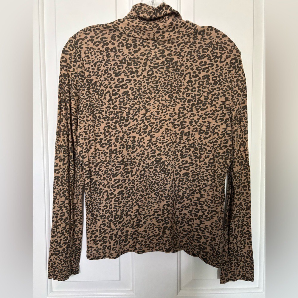 EUC BDG Leopard Print Turtleneck Long Sleeve Top – Brown & Black thin cotton XL