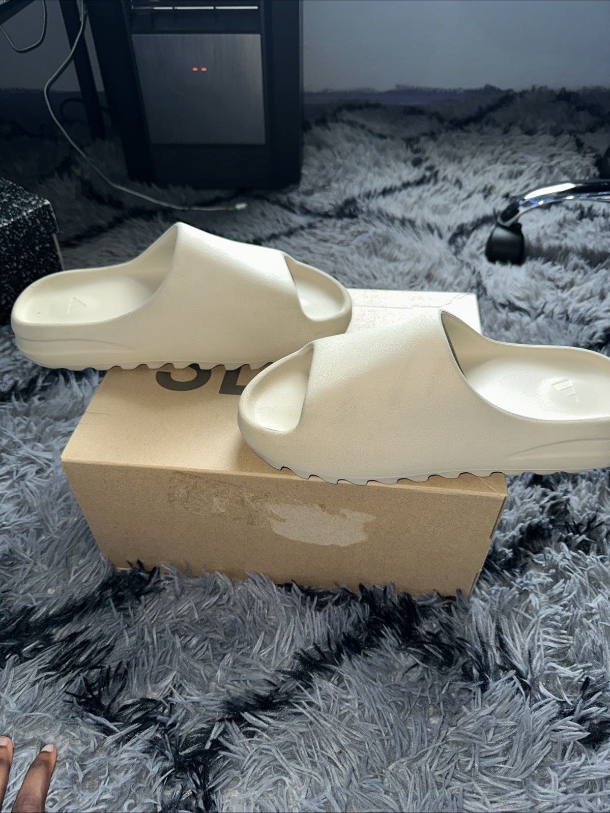 Yeezy Slide Bone Men’s Size 8