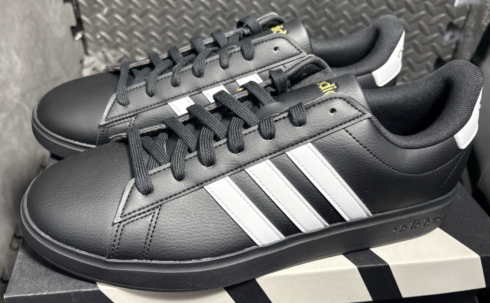 adidas GRAND COURT 2.0 MENs Size 10 NEW in Box/tag FREESHIP JR0546