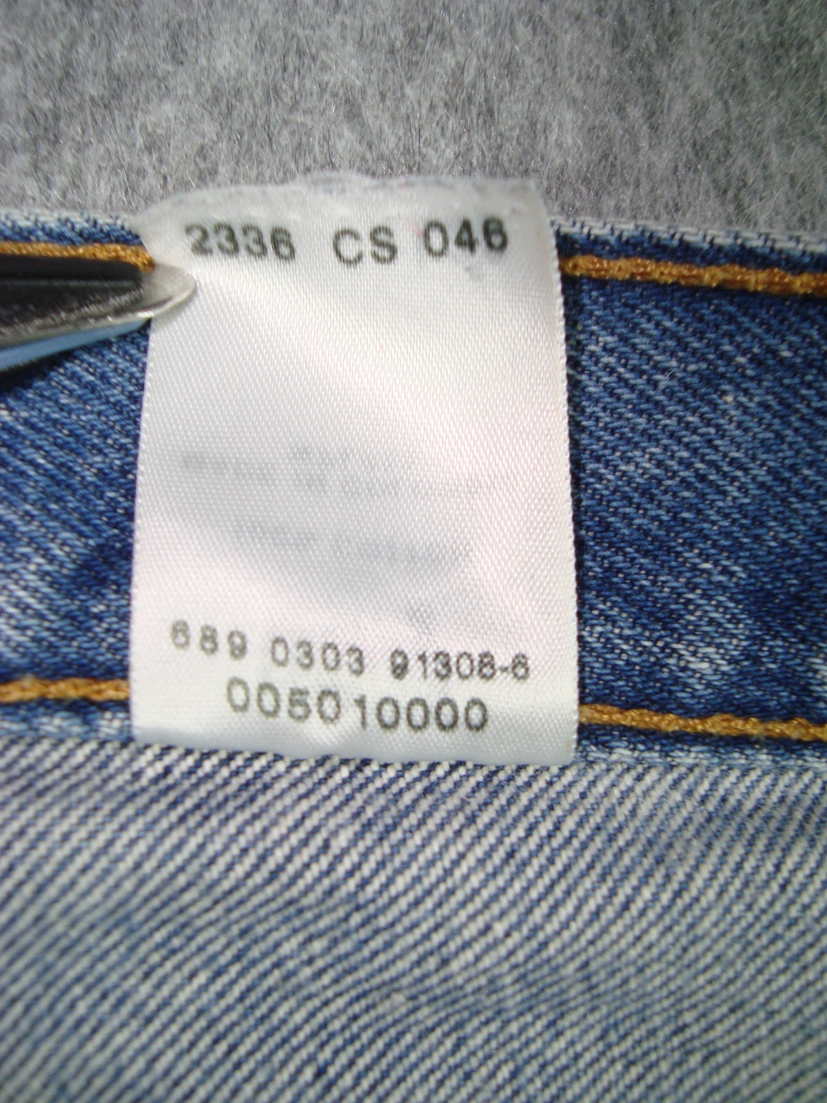 Vintage Levis 501XX Jeans Mens 31 x 38 (tagged) Shrink To Fit Y2K 2003 Blue Fade