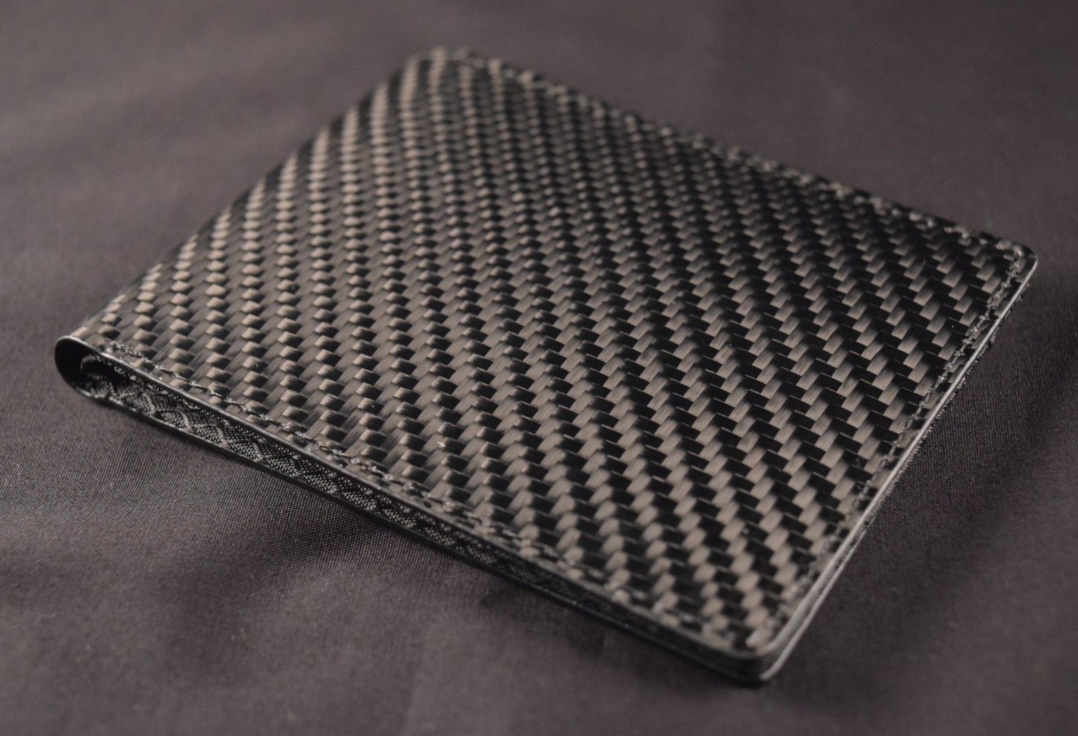 REAL CARBON FIBER MEN’S BIFOLD WALLET – THIN SLIM MINIMALIST -by CRAFTED CARBONS