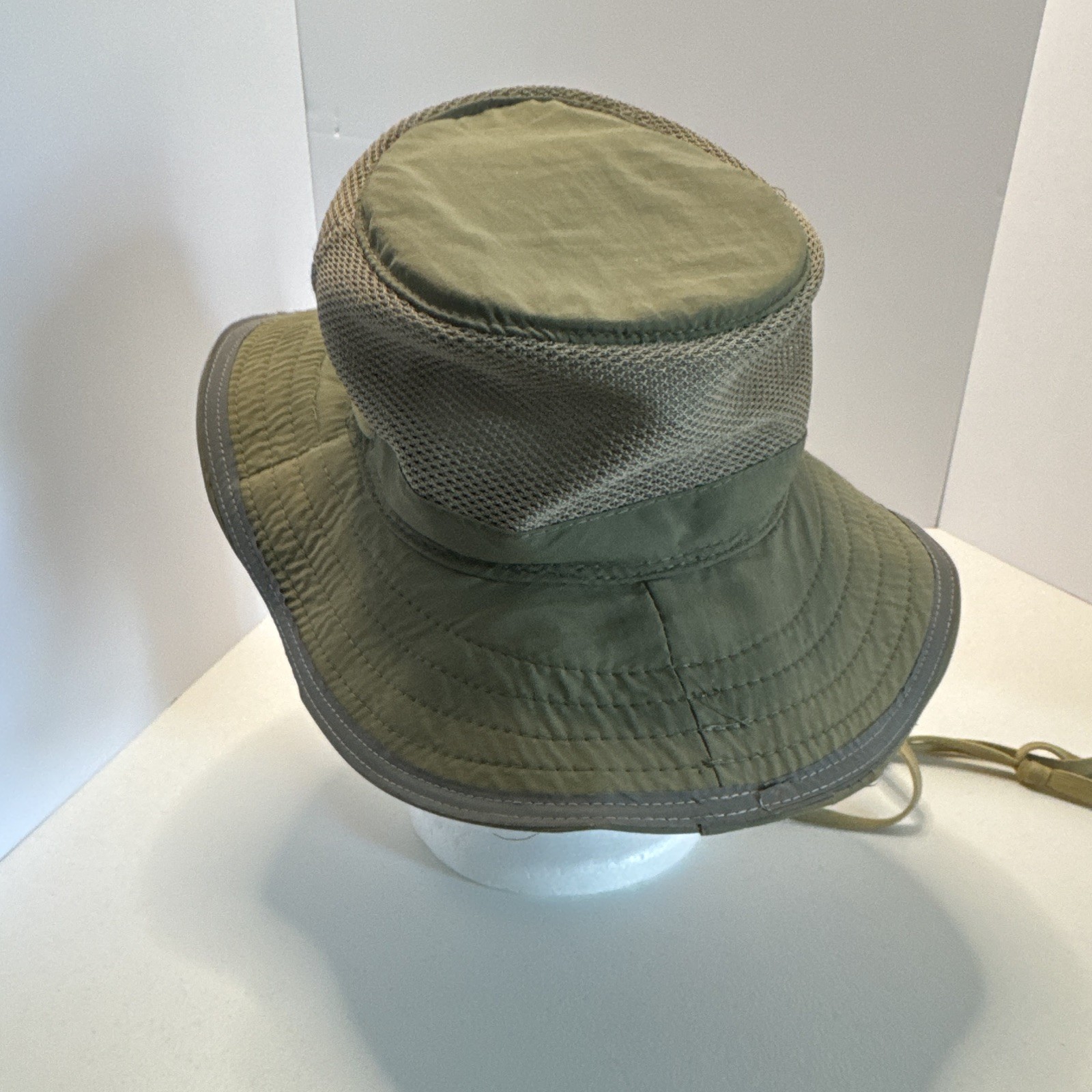 Magellan Outdoors Green Boonie Hat Wide Brim Mesh Back Chin Strap Men S/M