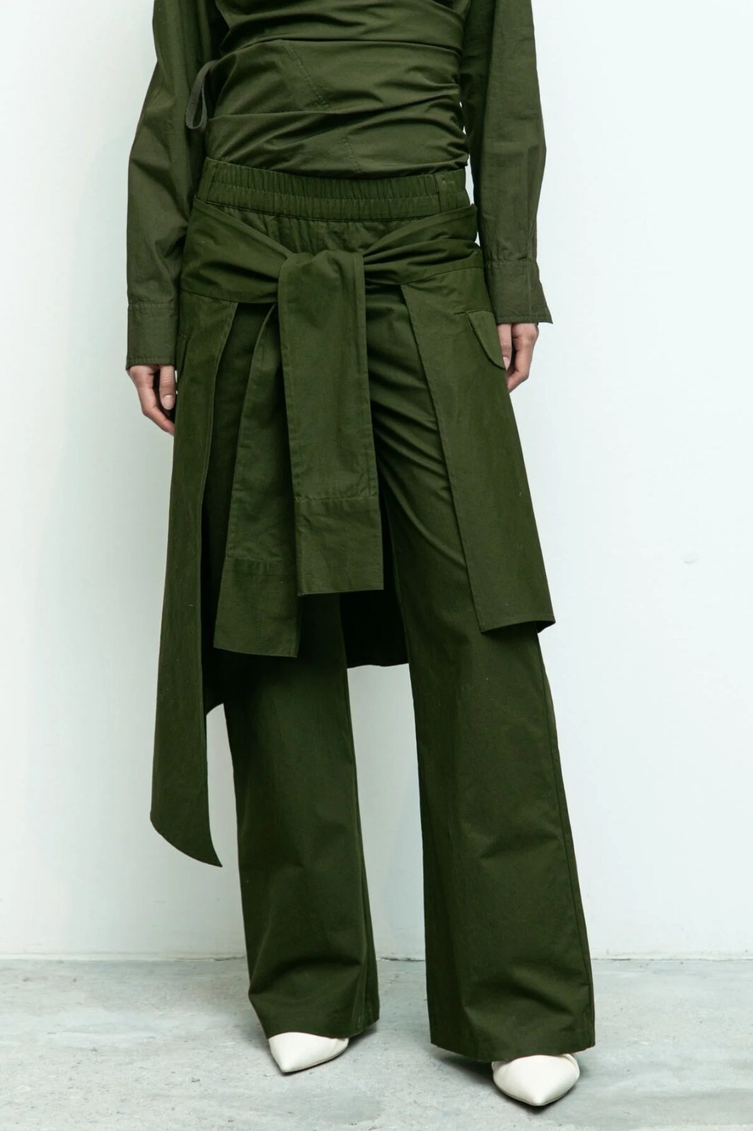 NWT $485 SoHo Designer Nicholas K Free People Micah Pants Green Tie Wrap L Large