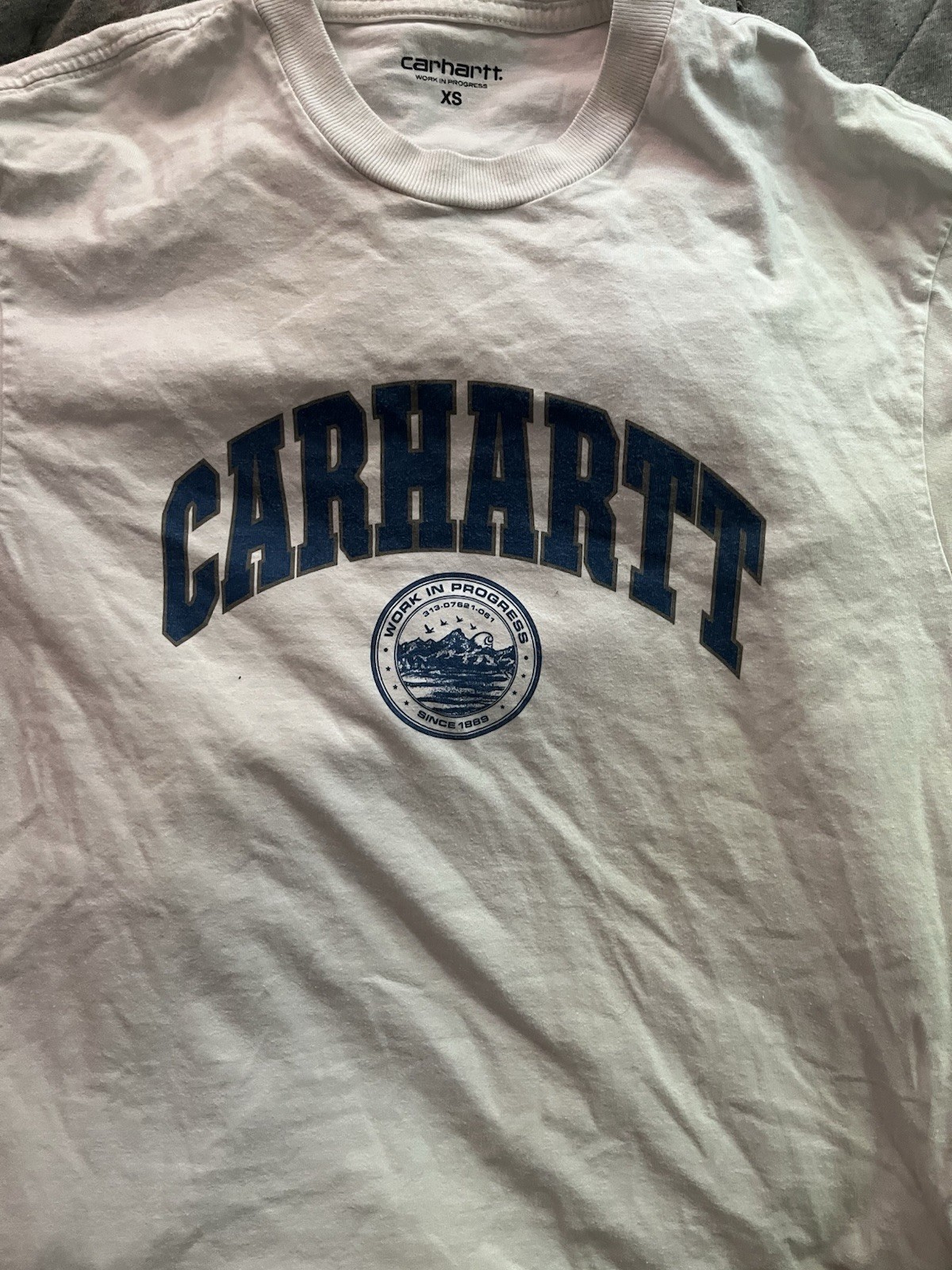 Carhartt work In progress Shirt Size Extra Small. Great Condition White t Shirt