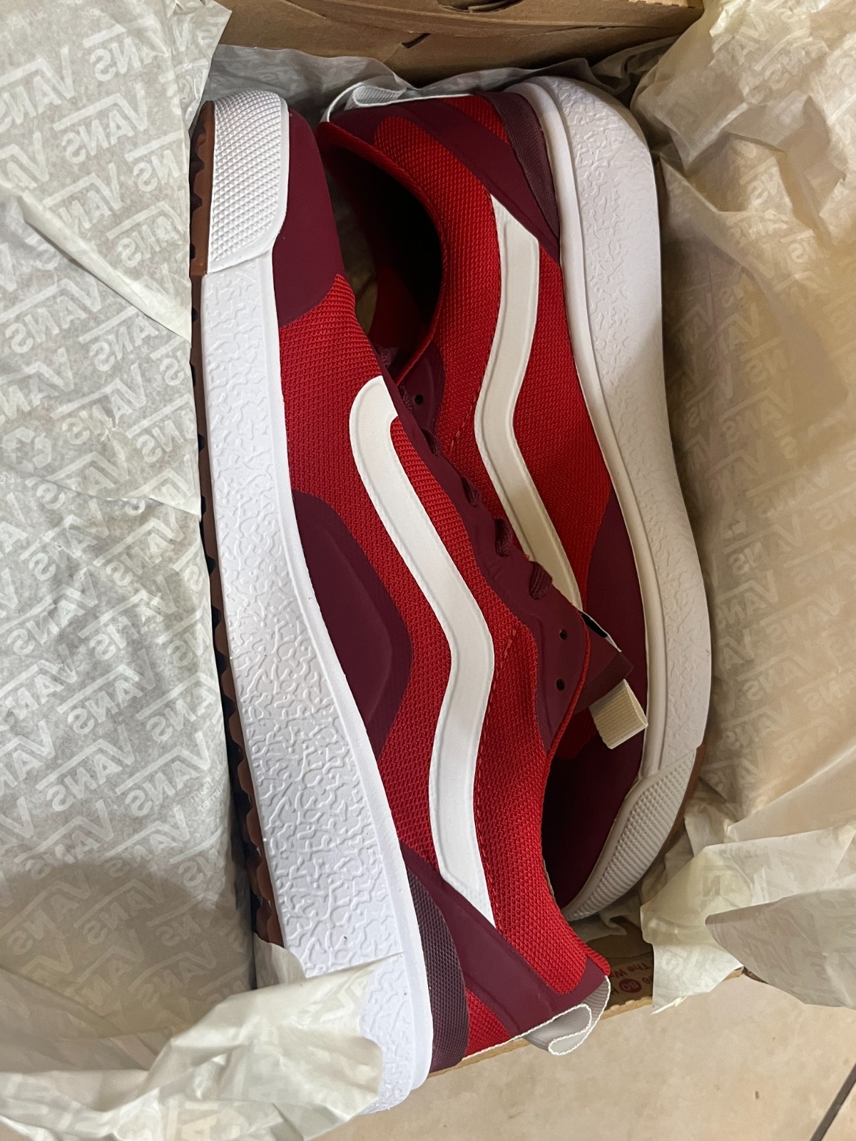 VANS ULTRARANGE EXO MENS SHOES SIZE 12 RED WHITE NEW IN BOX
