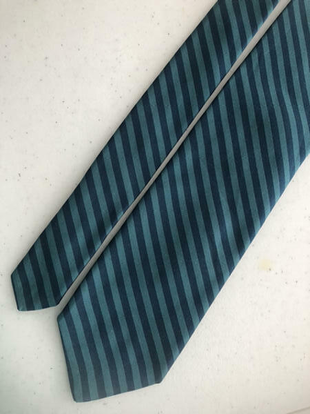 HOLLAND & SHERRY EUC Green Blue Striped Silk-Cottton Tie USA 55¾” X 3½”