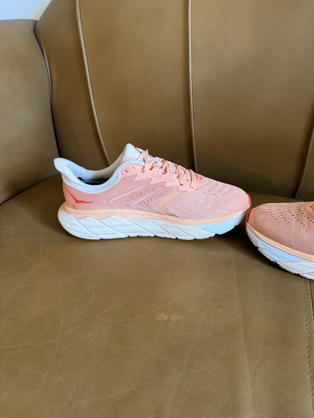 HOKA Arahi 5 Women’s Size 8.5B Pink Coral Running Shoes Sneakers 1115012 EUC