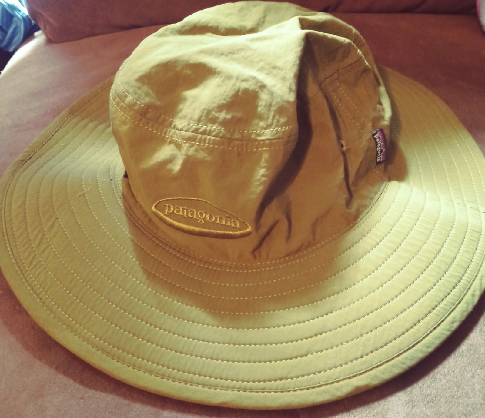 Patagonia Fishing Outdoors Hiking Strap Green Fish Bucket Hat Cap Beach Sun