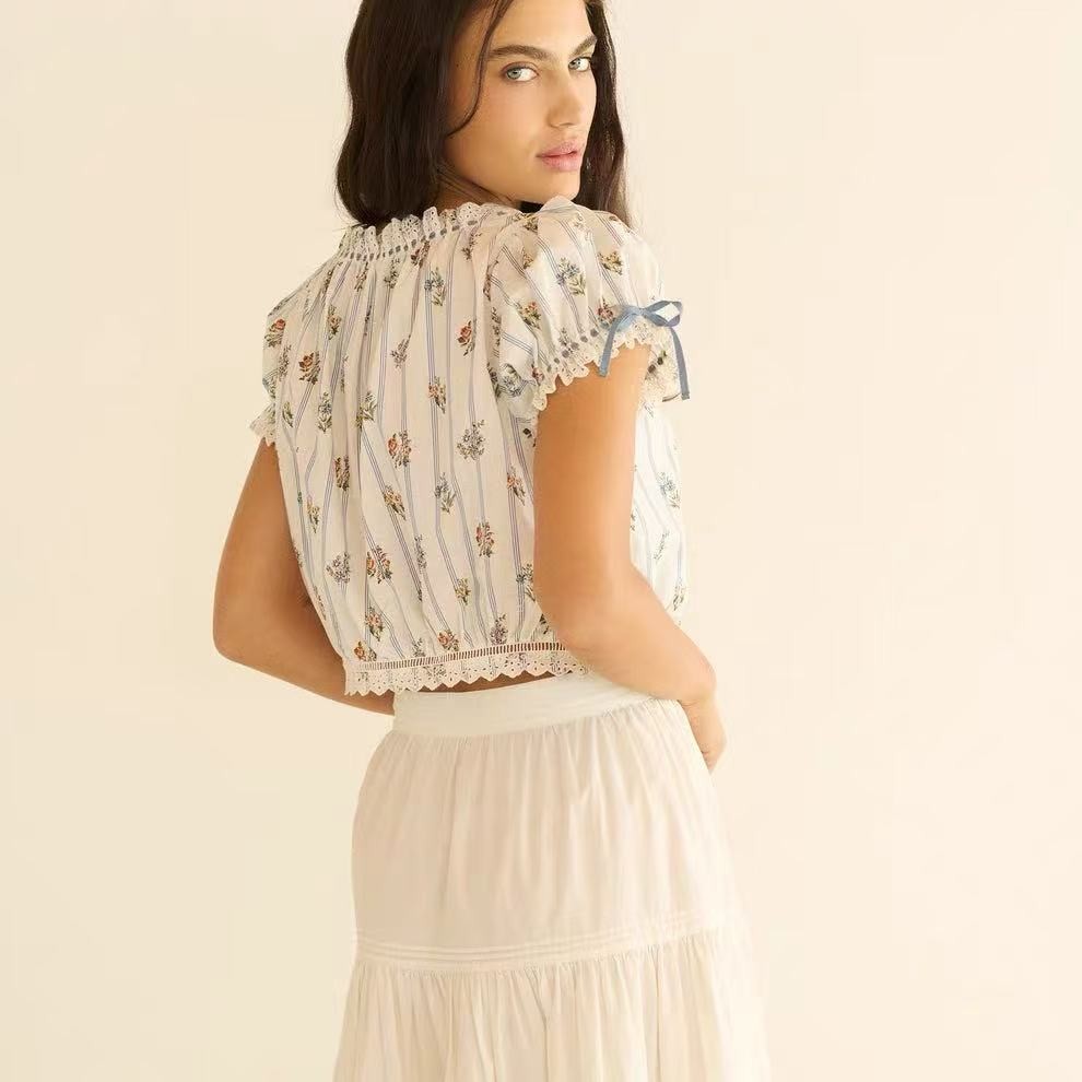 Doen Countryside floral hollow embroidery bubble sleeve shirt