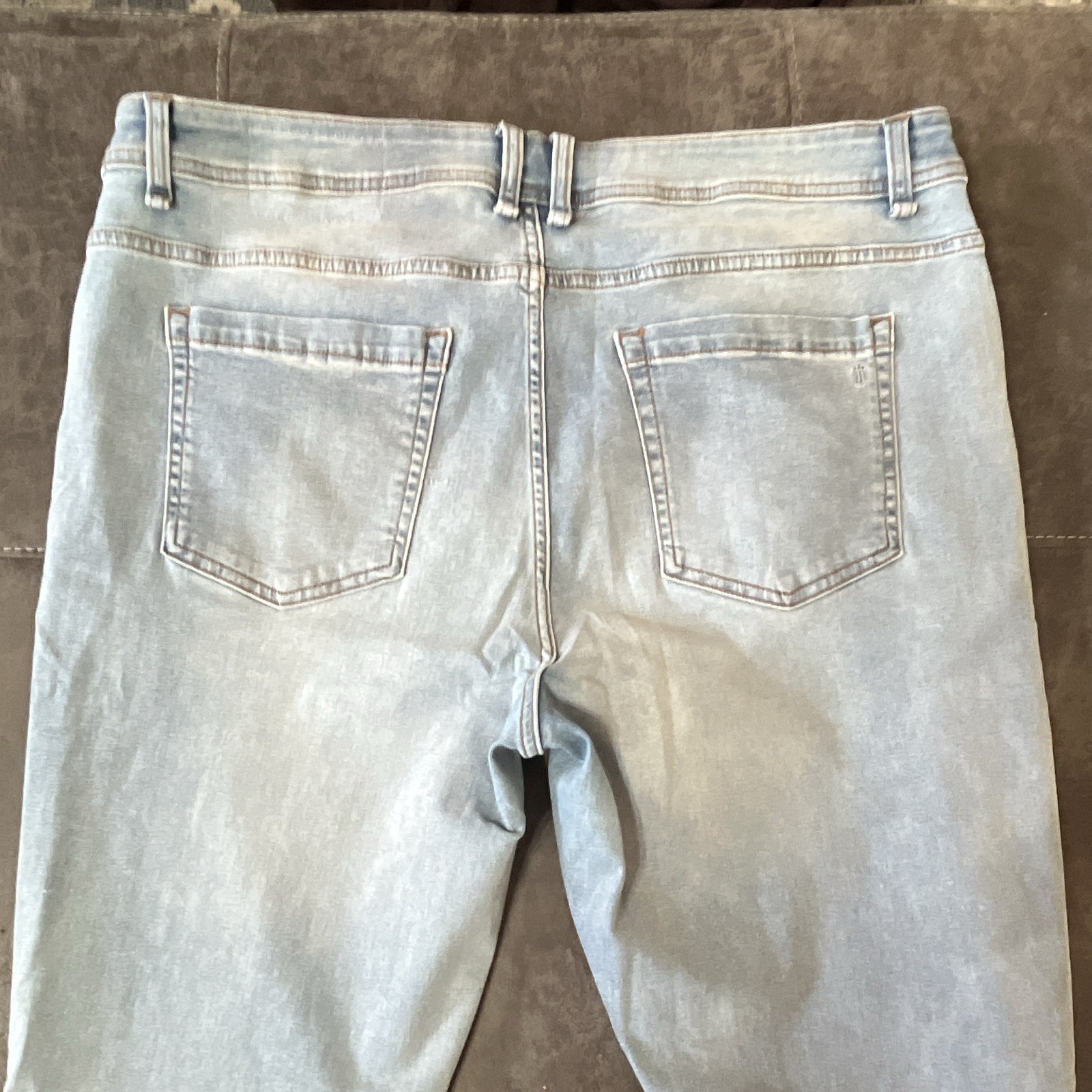 The Perfect Jean NYC Men’s Athletic Fit Straight Light Wash Distressed Jeans