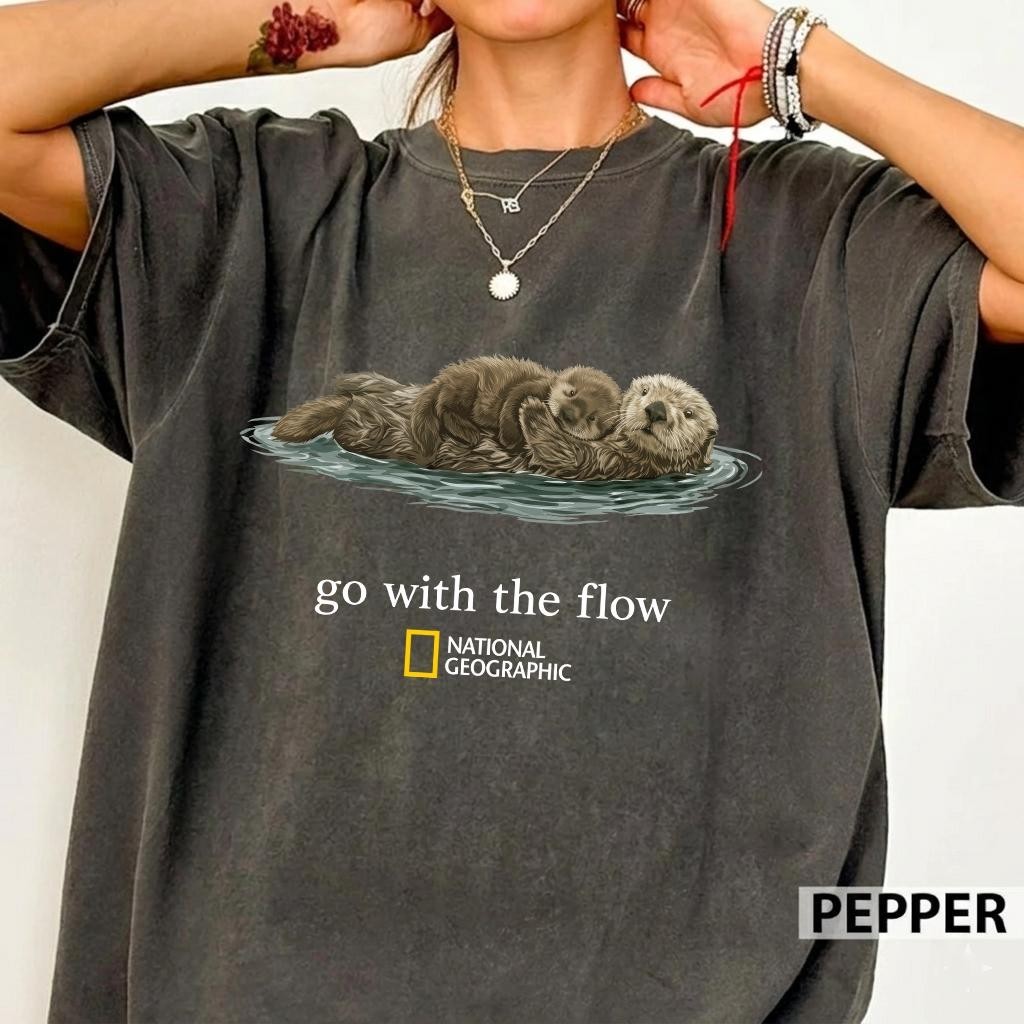 Otter Go With The Flow Shirt Vintage 90s Y2k Funny Otter Unisex T-Shirt