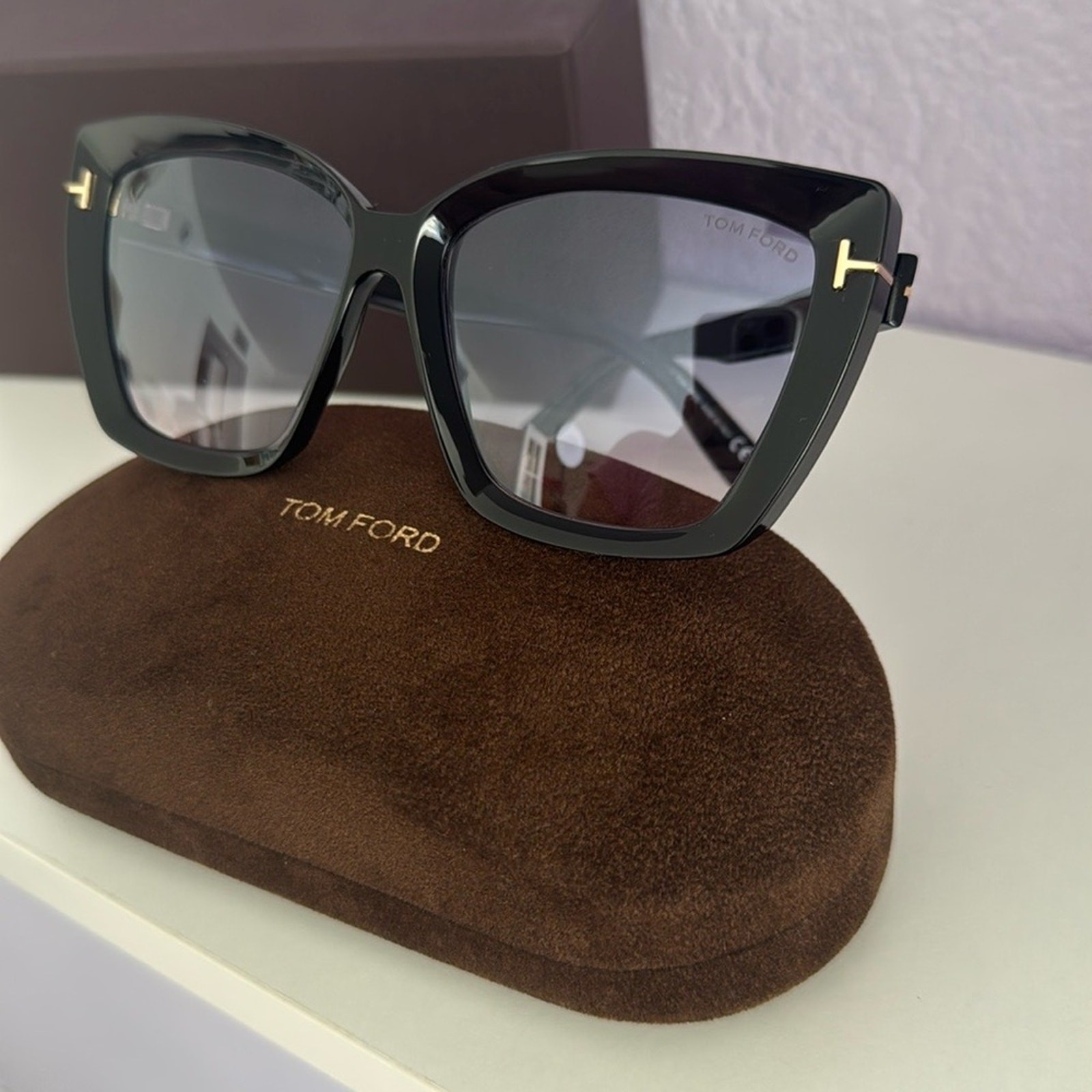 New Tom Ford Sunglasses Scarlet-02 TF920 01B, Authentic