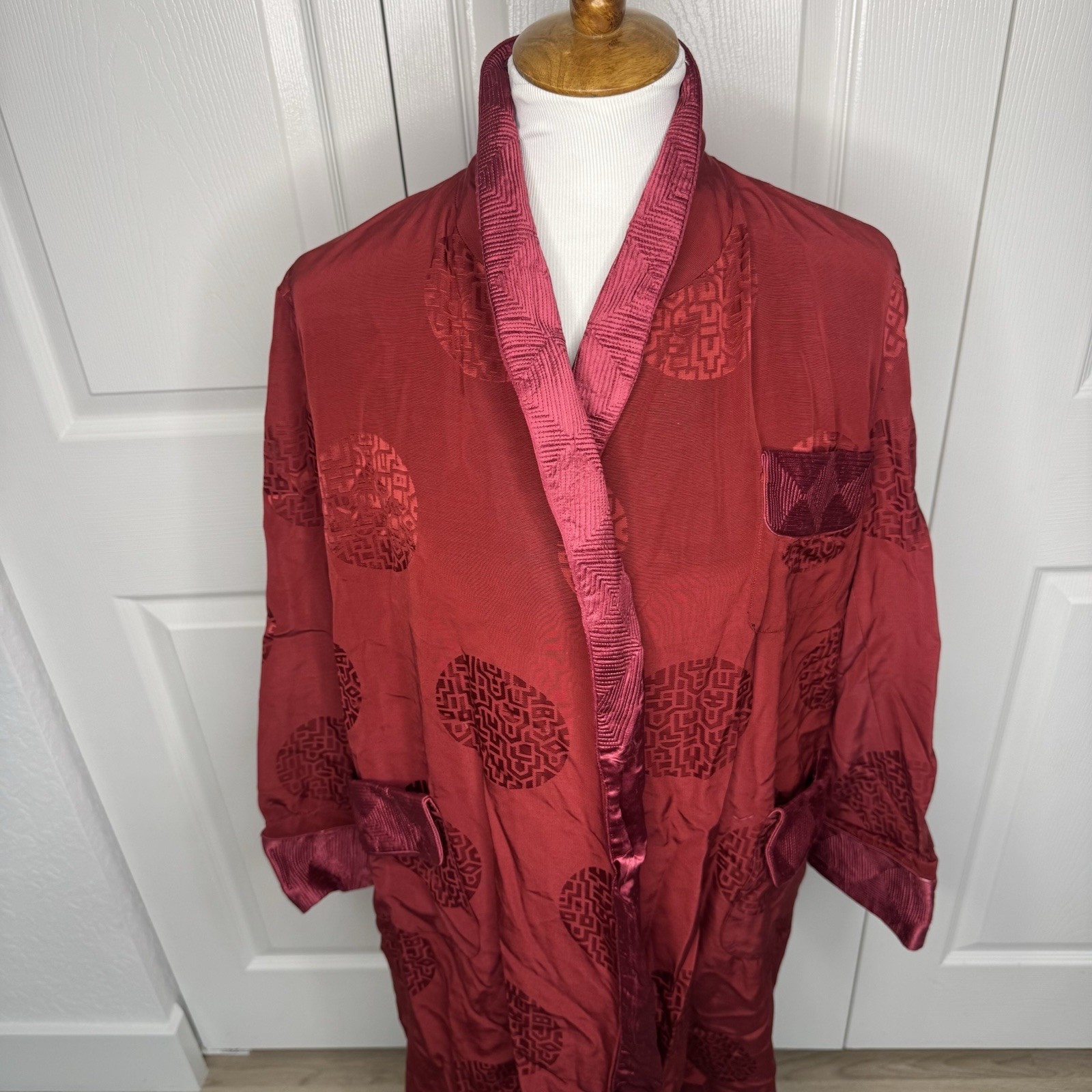 Vintage 1950s Oriental Chinese Red Satin Robe Brocade Smoking Size 42 Med/Large