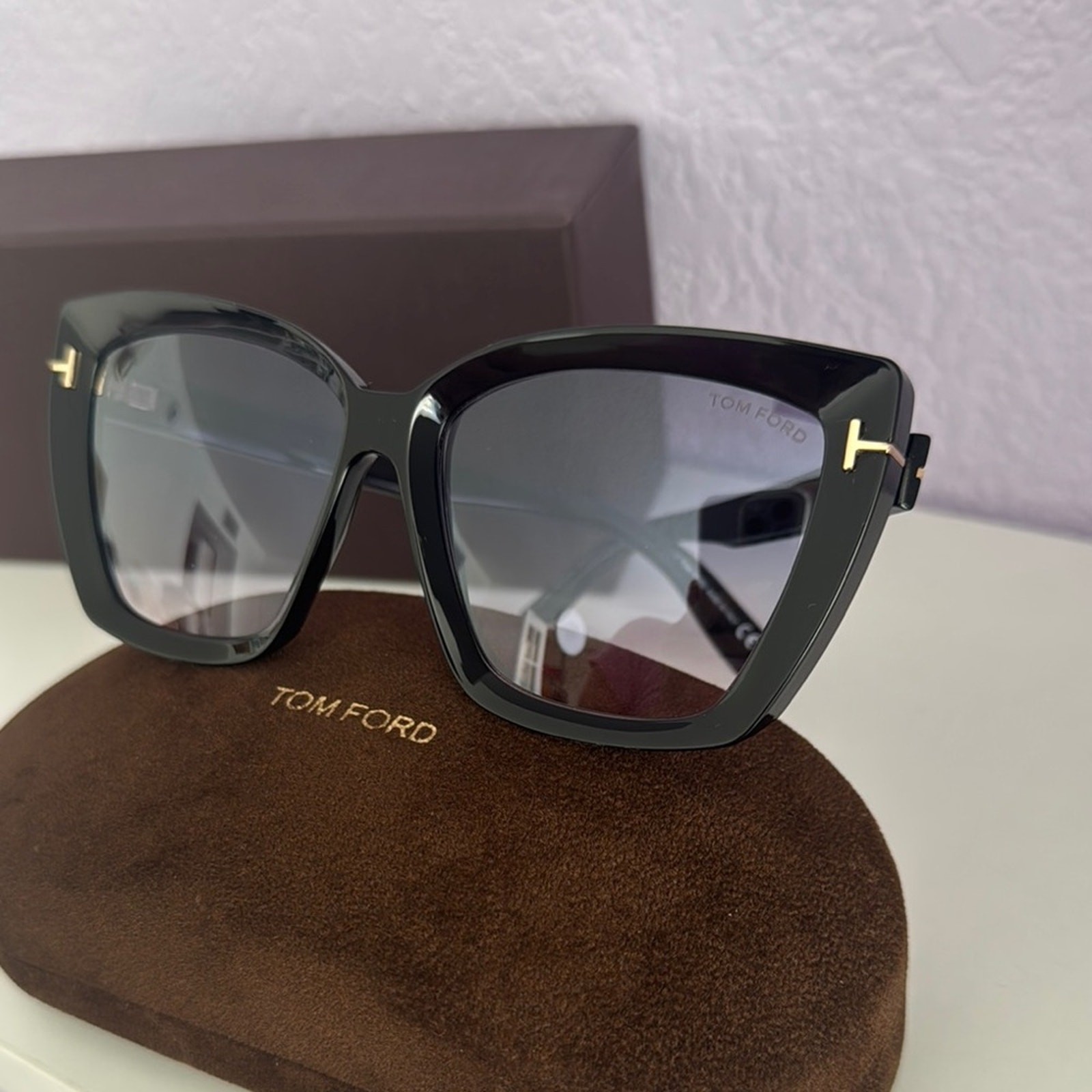 New Tom Ford Sunglasses Scarlet-02 TF920 01B, Authentic