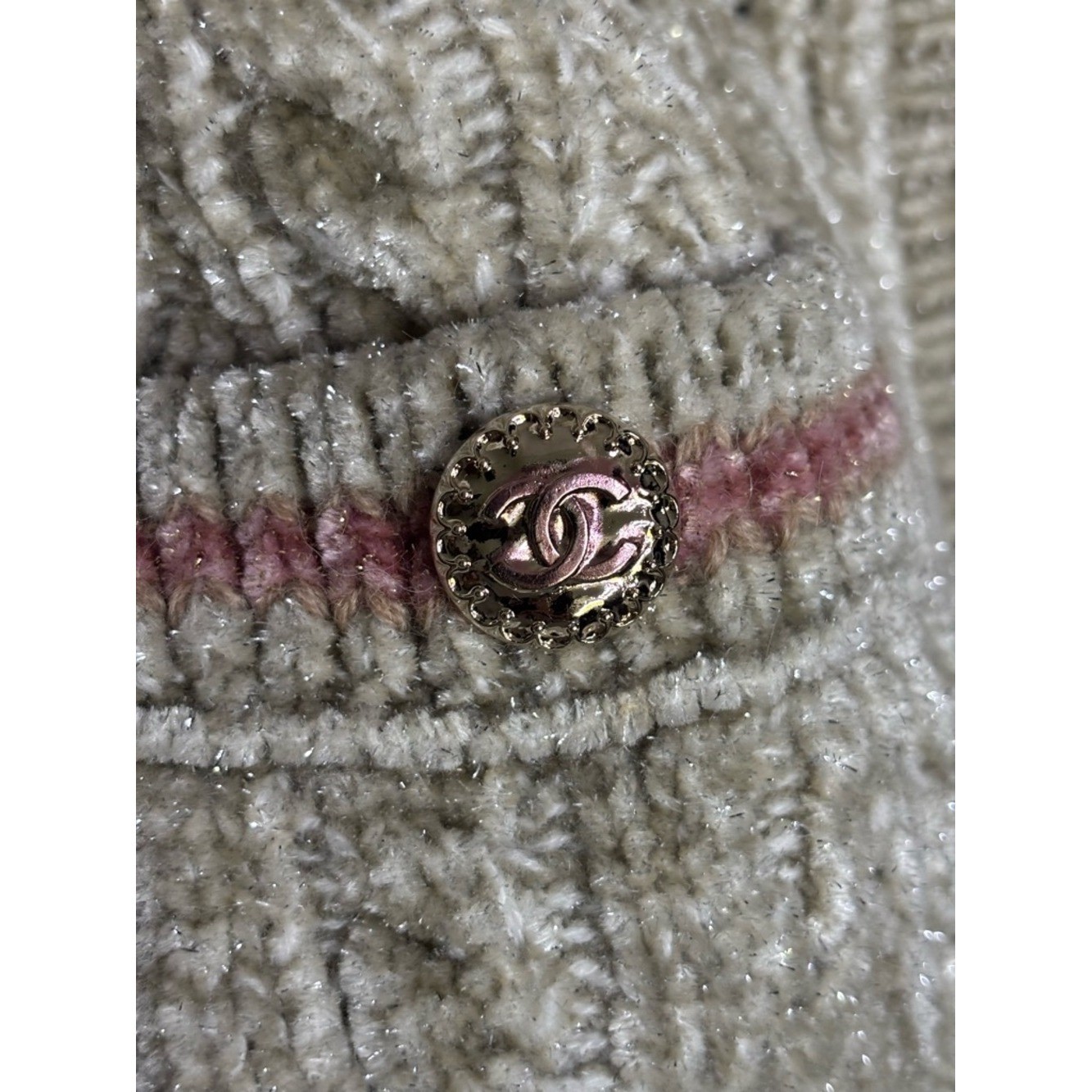 CHANEL 22FW Beige Cable Knit Vest with Pink Accent size French 40
