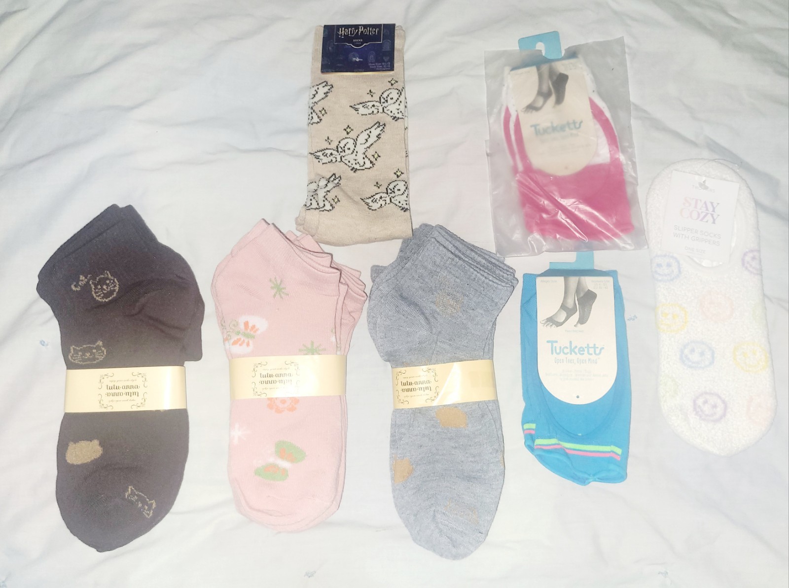 NWT 13 Pairs Mixed Lot of Ladies Socks Comfy Cute Themes & Grippers Sz Med NEW!