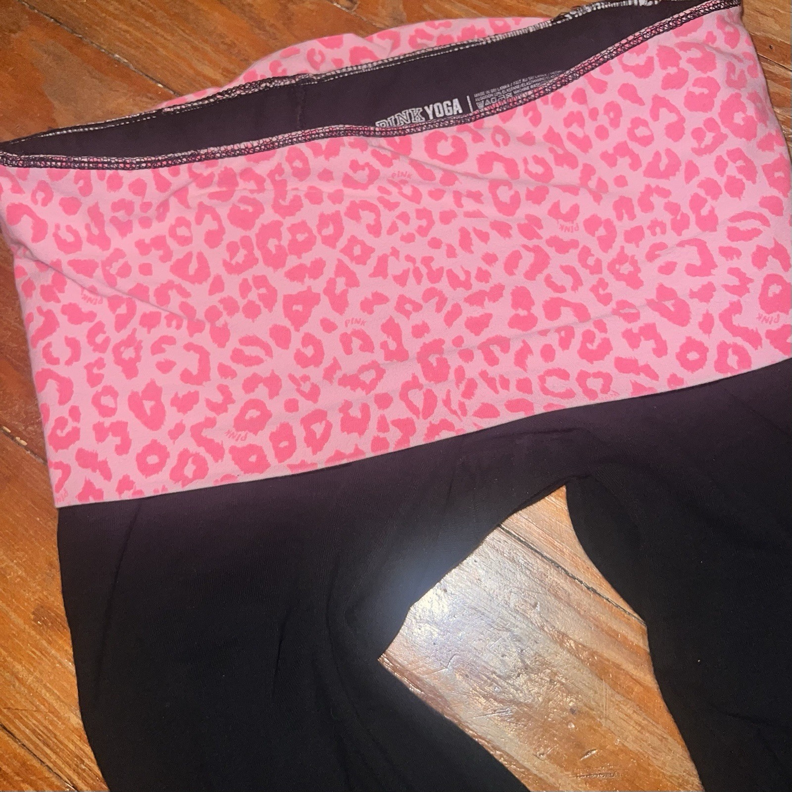 VS Pink Yoga Leggings Flare with Pink Leopard Cheetah Print Waistband