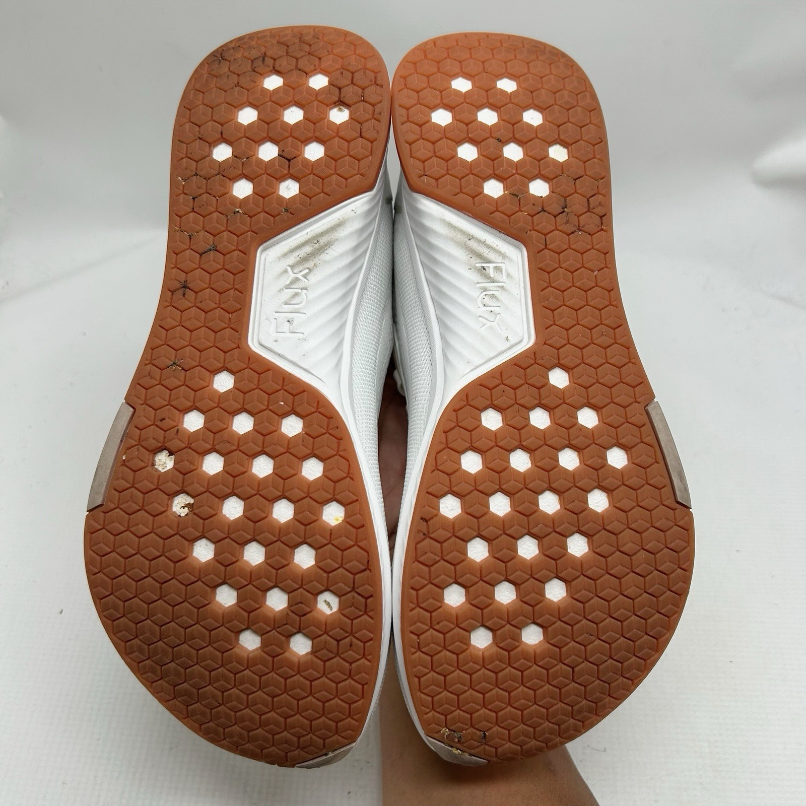 Flux Adapt Runner White Gum Mens Size 7.5 Women’s Size 9 US Athletic Knit Shoes