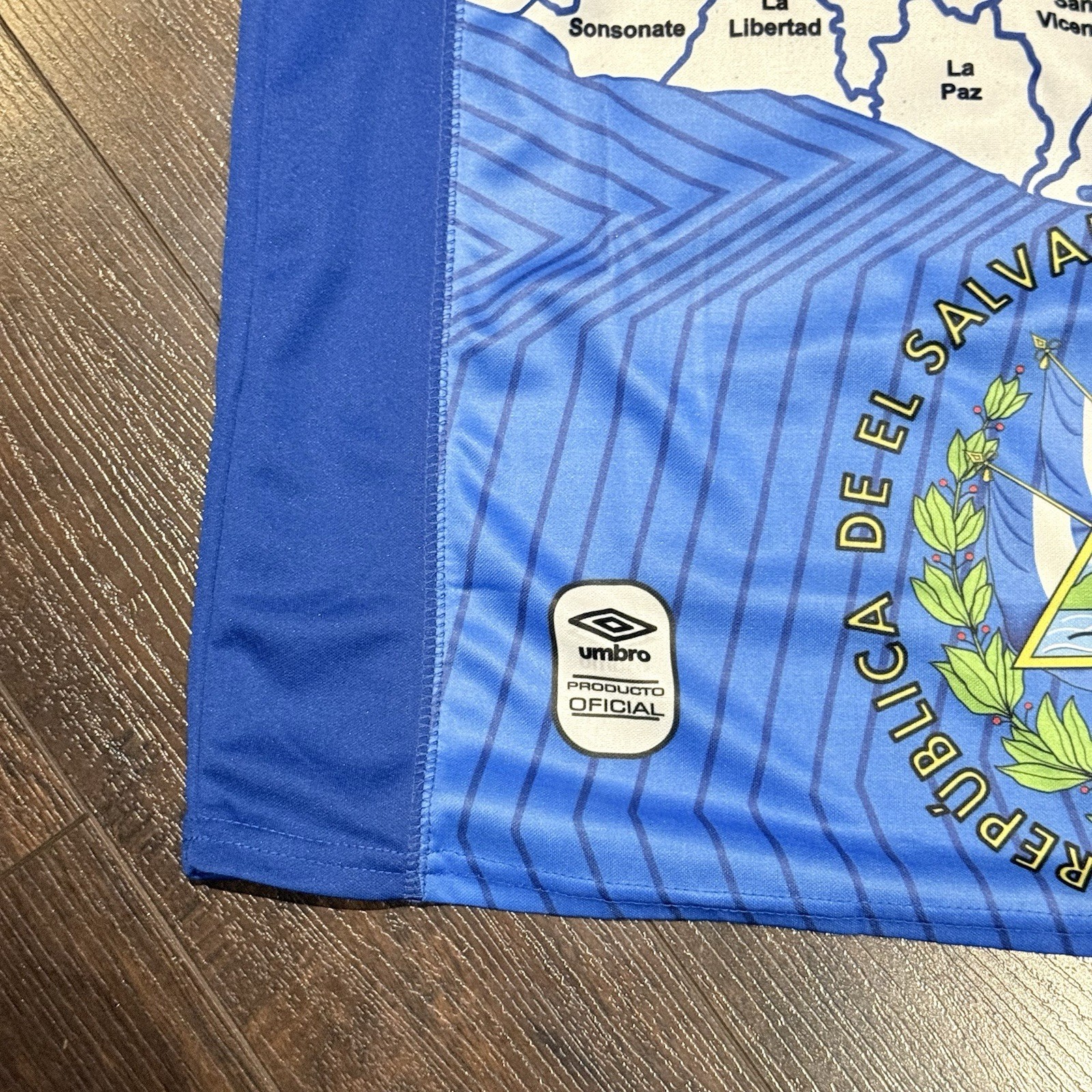 El Salvador National Team Football Jersey Men’s Size L Slim Fit Blue Fan Jersey