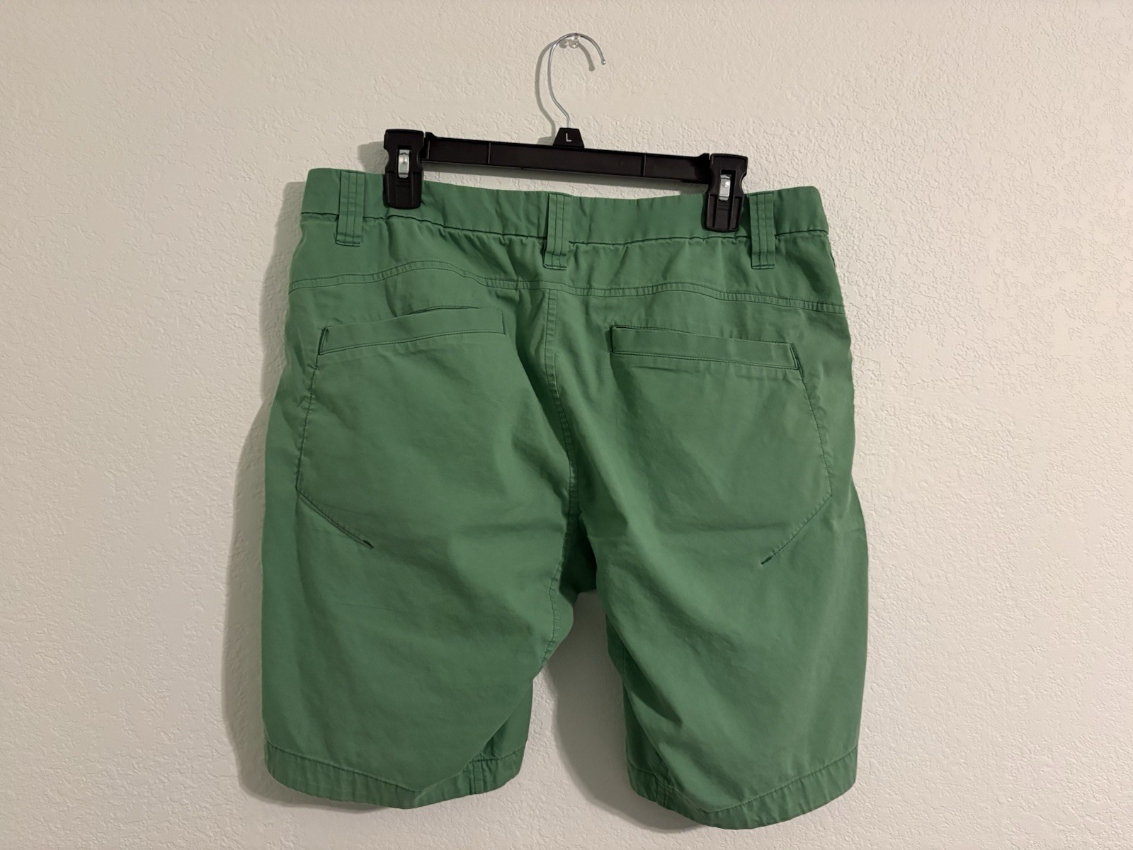 Arc’teryx Men’s Atlin Chino Shorts 10 Inch Inseam Green, Trim Fit Size 34